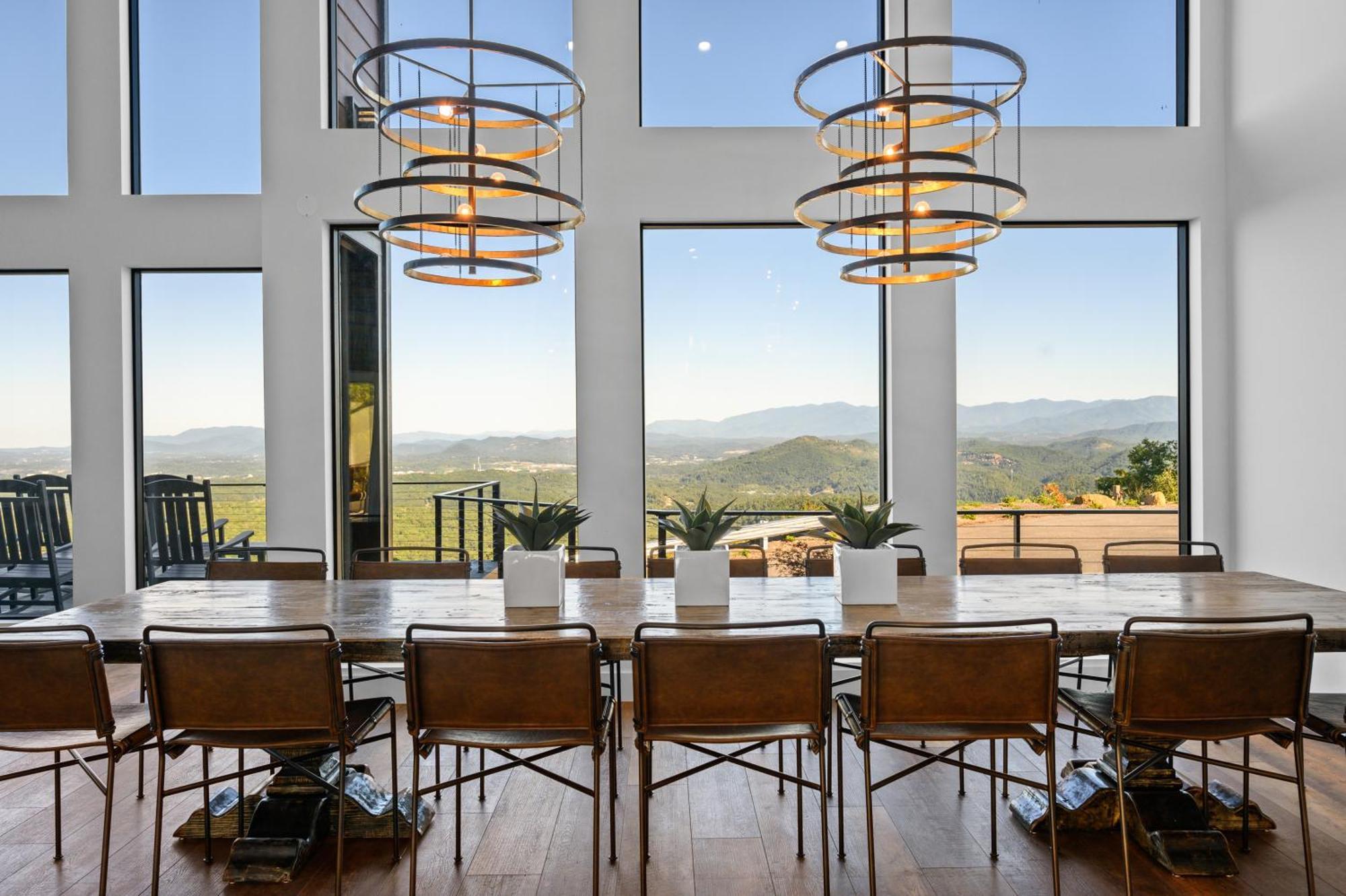 Higher Power, 6bdrm 6bath, Specials, Free Tickets, Indoor Pool, Amazing View, Hot Tub, Gameroom Villa *