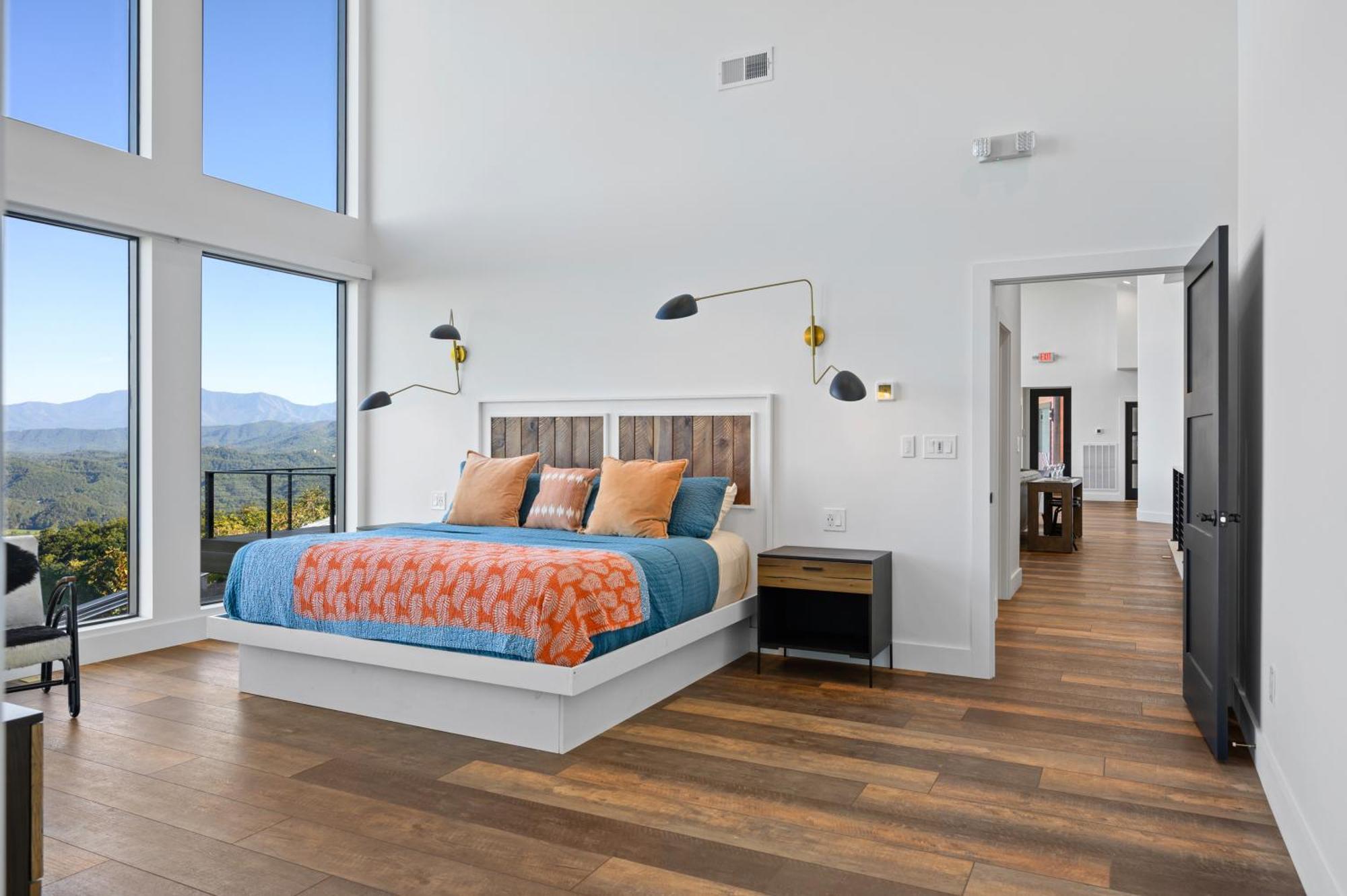 Higher Power, 6bdrm 6bath, Specials, Free Tickets, Indoor Pool, Amazing View, Hot Tub, Gameroom Villa *