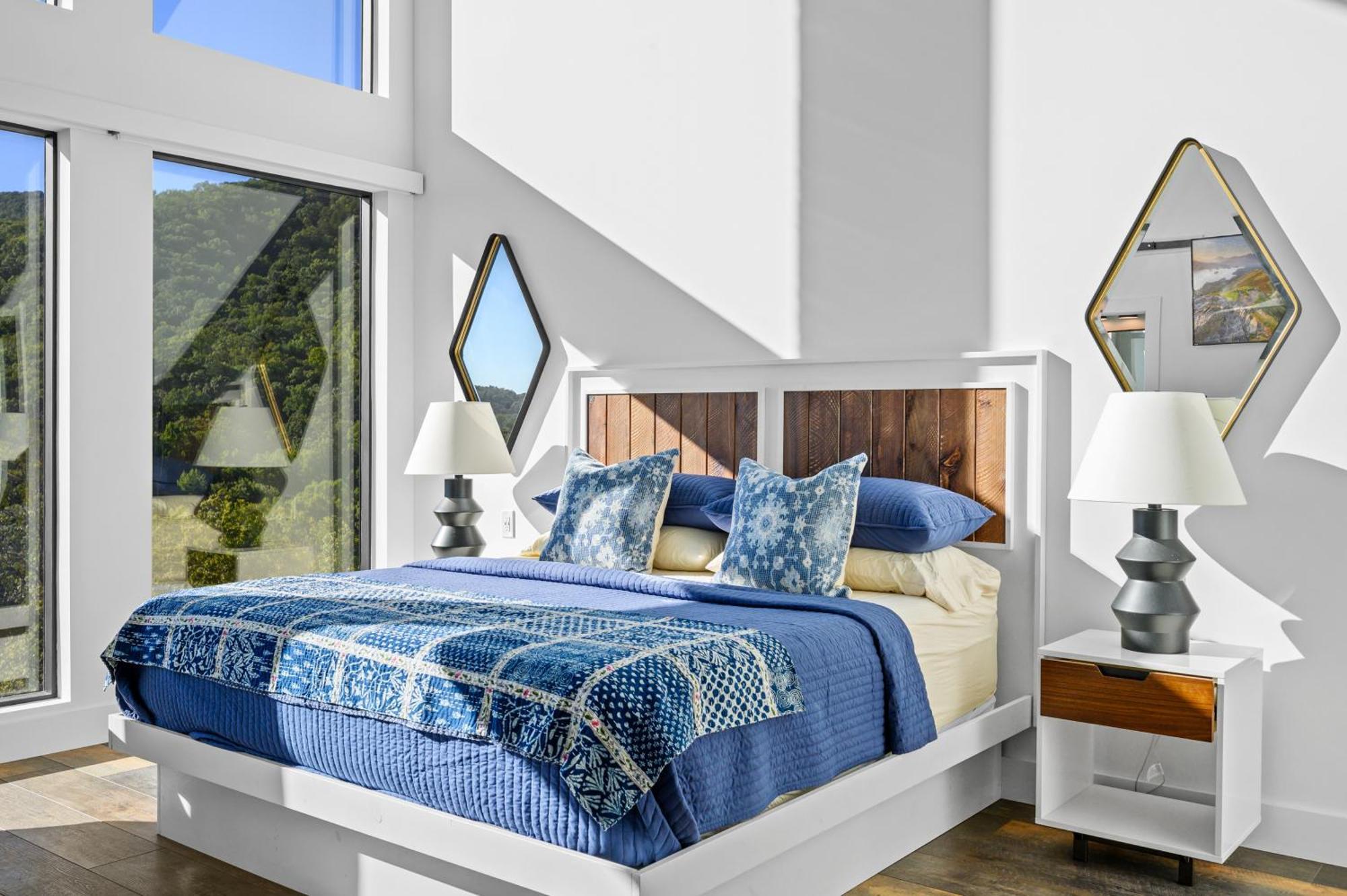 Higher Power, 6bdrm 6bath, Specials, Free Tickets, Indoor Pool, Amazing View, Hot Tub, Gameroom Villa *