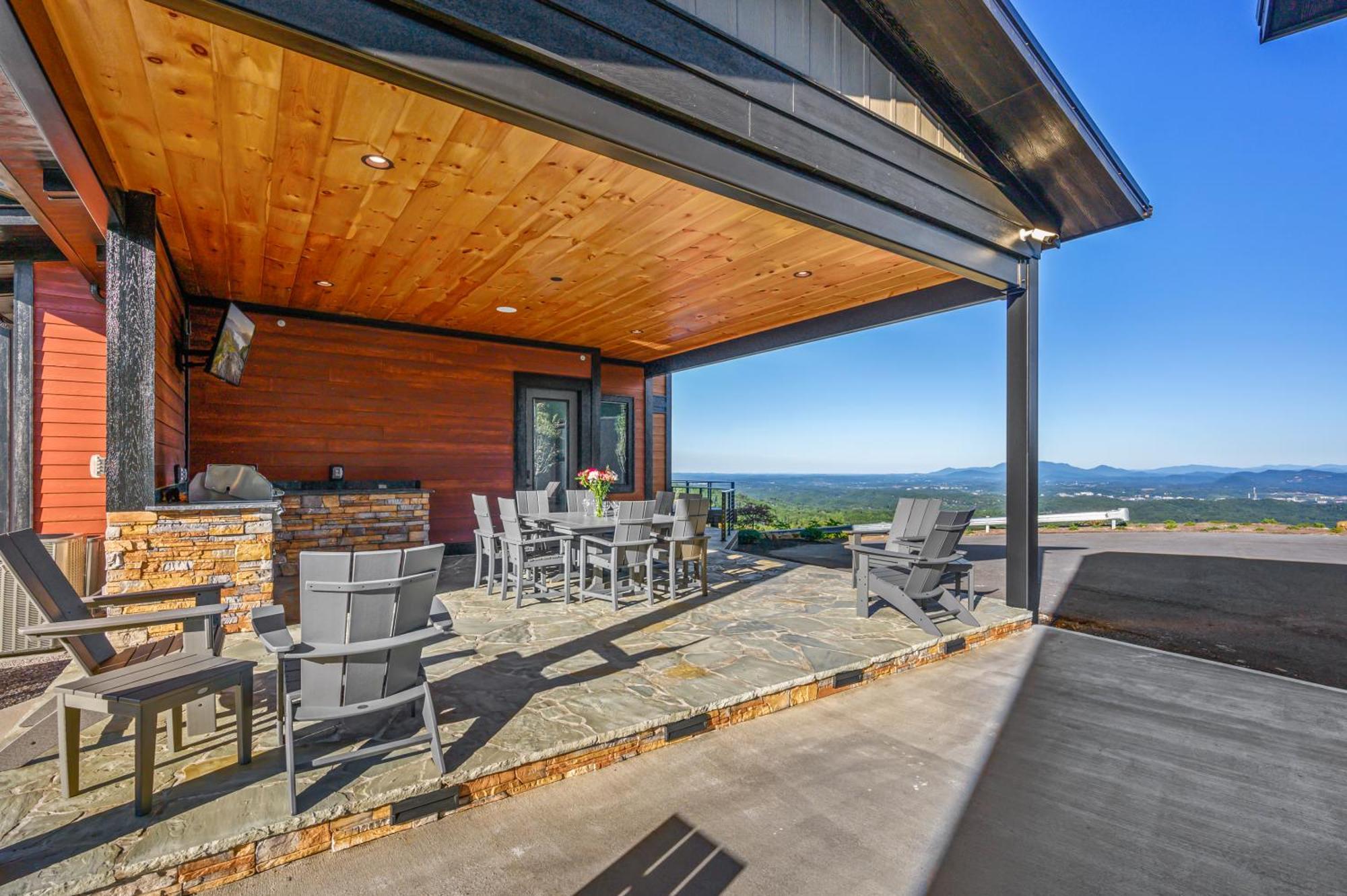 Higher Power, 6bdrm 6bath, Specials, Free Tickets, Indoor Pool, Amazing View, Hot Tub, Gameroom Villa