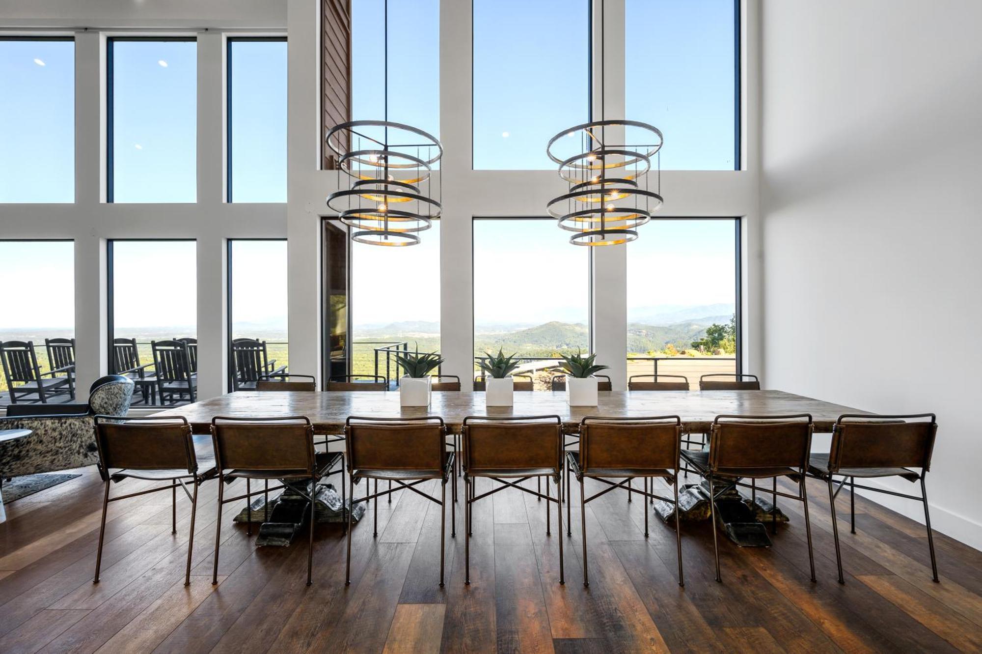 Villa Higher Power, 6bdrm 6bath, Specials, Free Tickets, Indoor Pool, Amazing View, Hot Tub, Gameroom