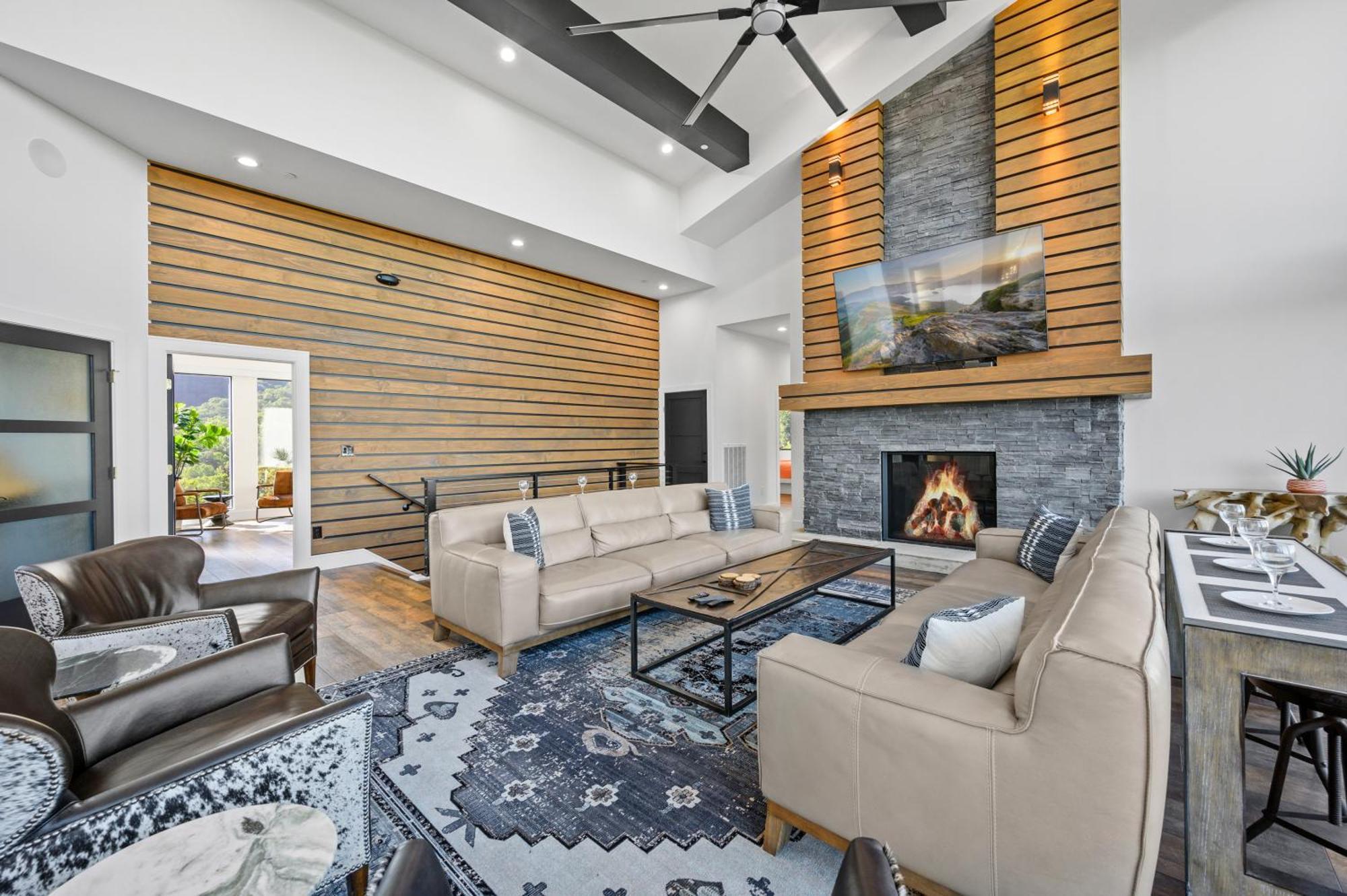 Higher Power, 6bdrm 6bath, Specials, Free Tickets, Indoor Pool, Amazing View, Hot Tub, Gameroom Villa *