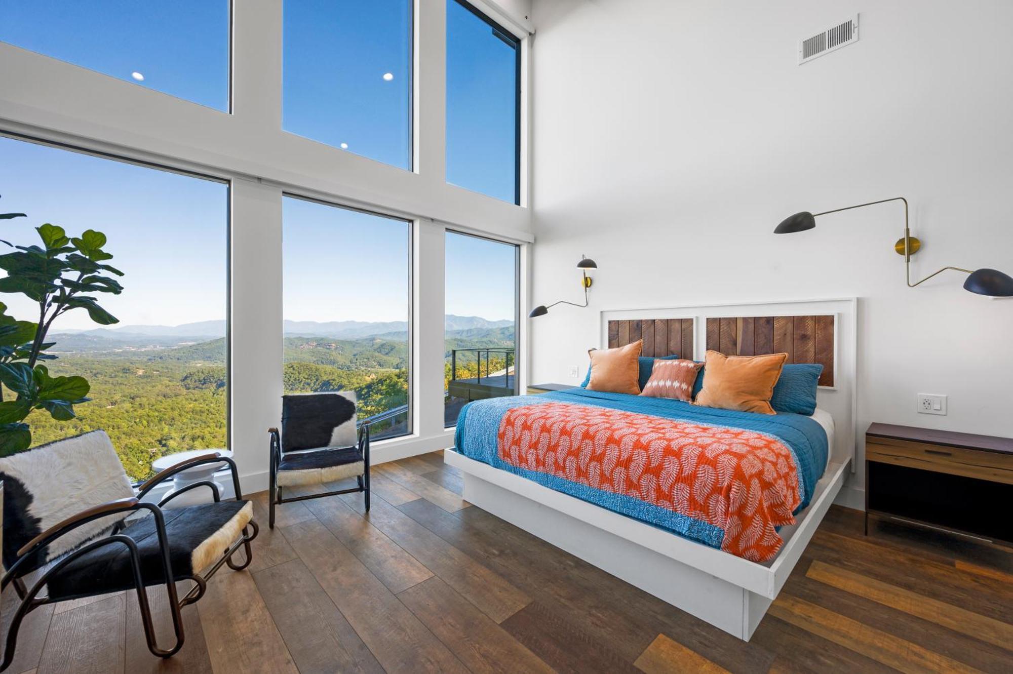 Higher Power, 6bdrm 6bath, Specials, Free Tickets, Indoor Pool, Amazing View, Hot Tub, Gameroom Villa Pigeon Forge