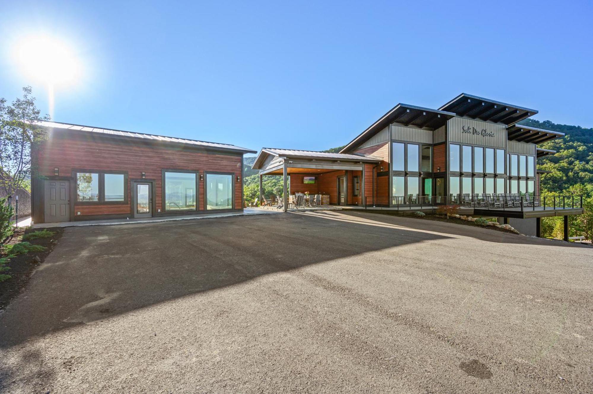 Higher Power, 6bdrm 6bath, Specials, Free Tickets, Indoor Pool, Amazing View, Hot Tub, Gameroom * Pigeon Forge