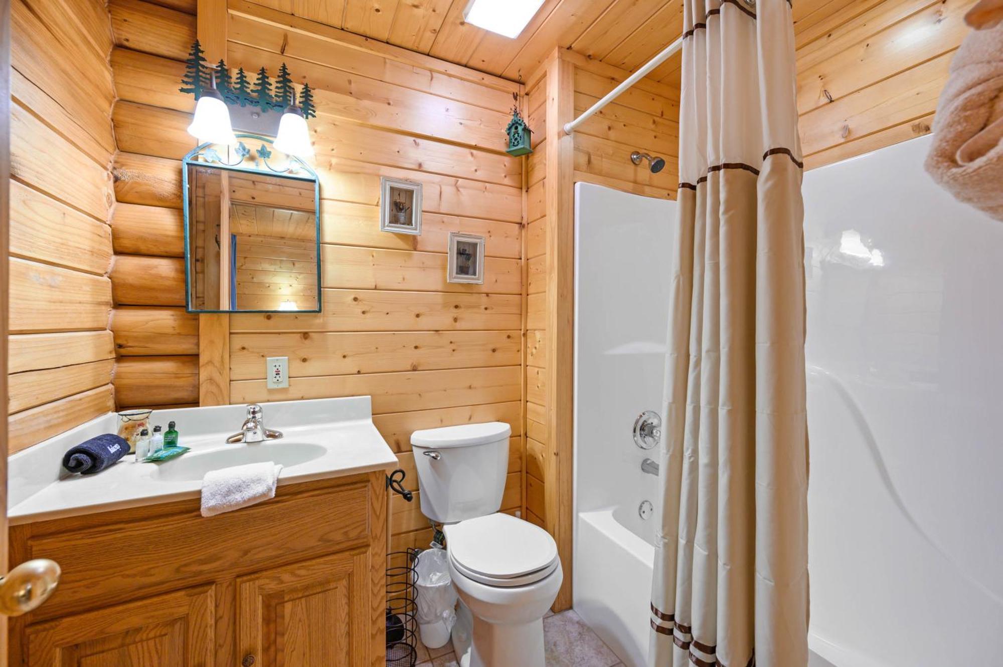 Valley Dream:3 Bdrm 3bath, Specials, Free Tickets, One Level Chalet *