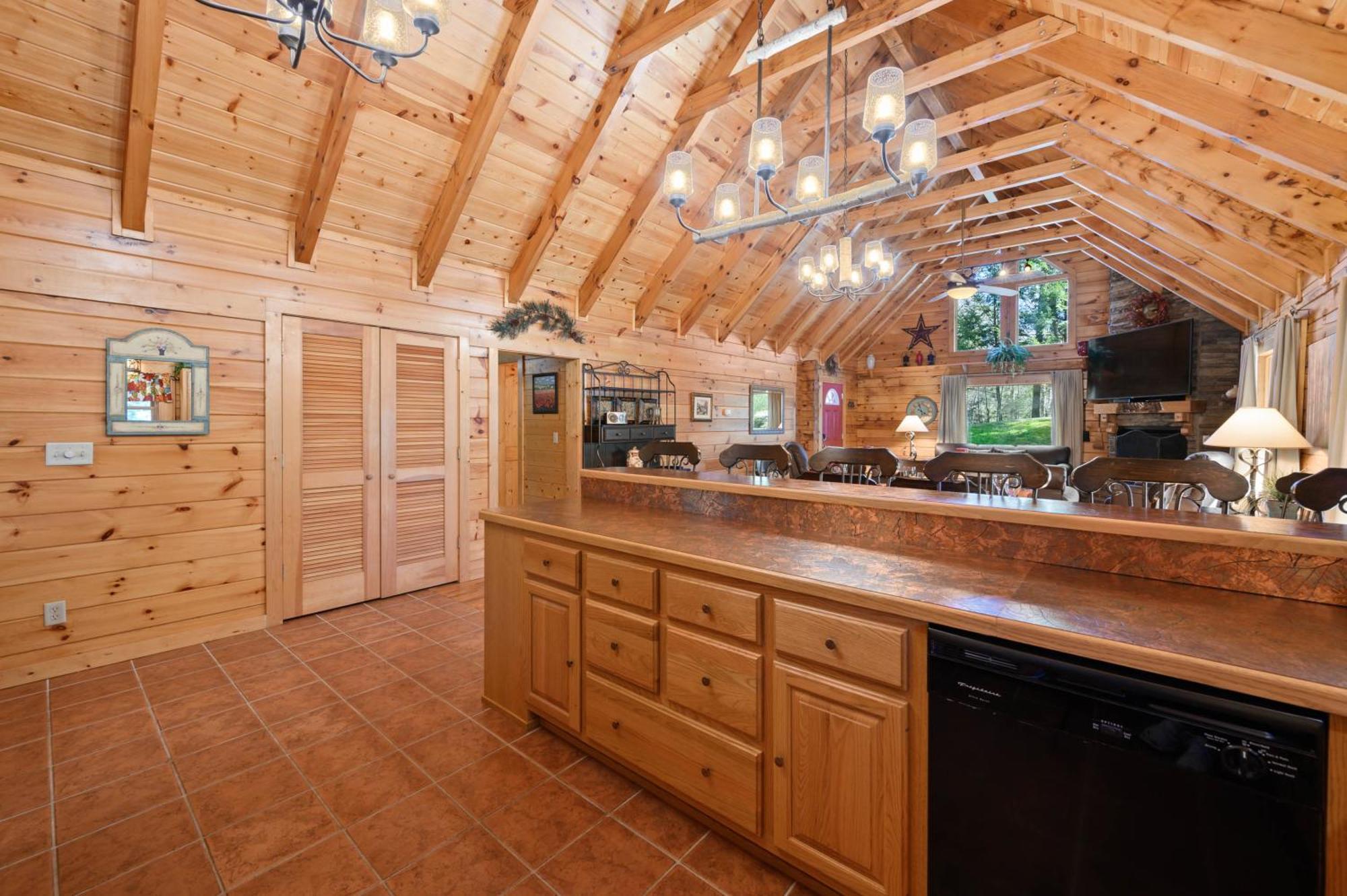 Chalet Valley Dream:3 Bdrm 3bath, Specials, Free Tickets, One Level Pigeon Forge