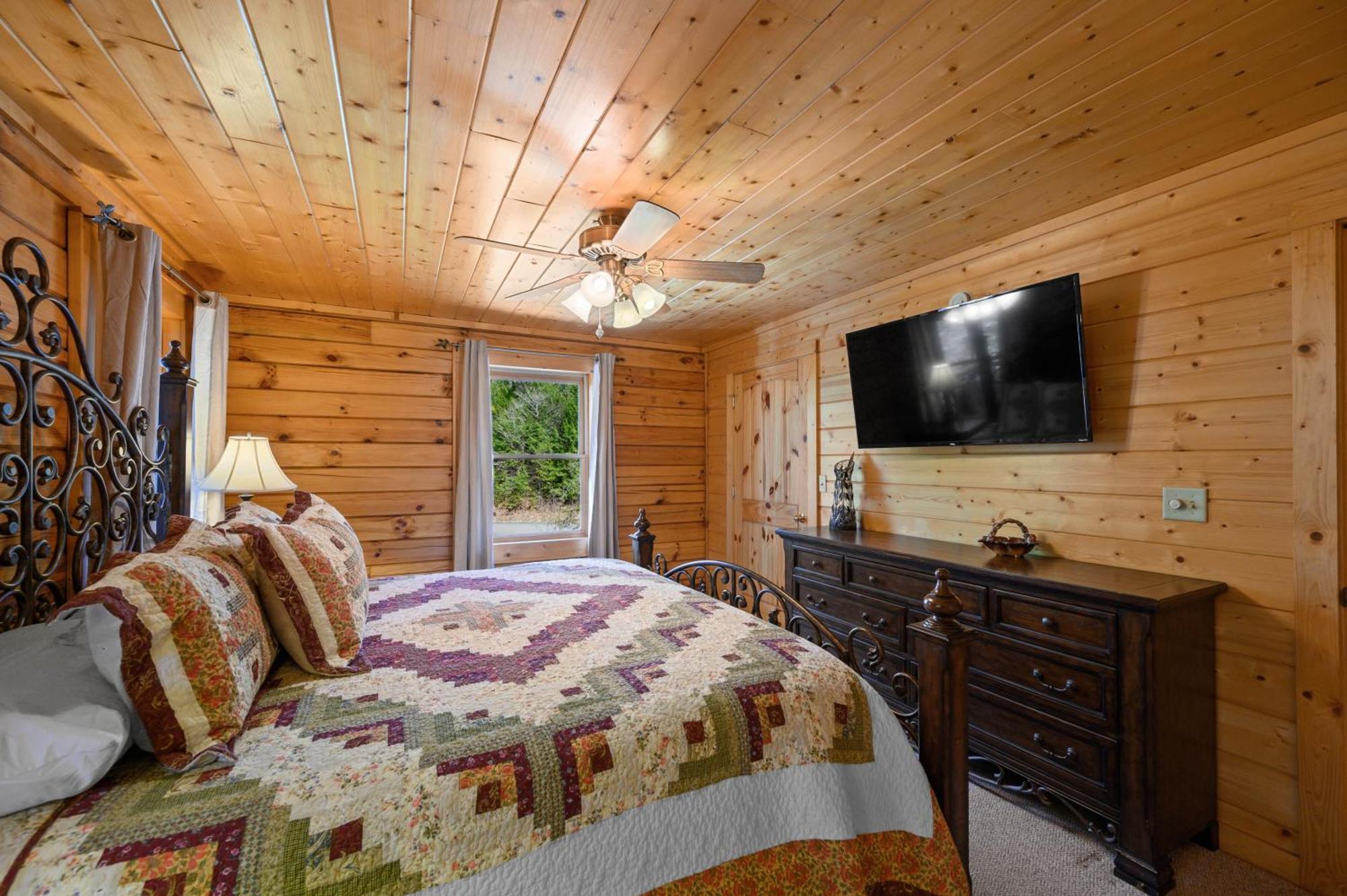 Chalet Valley Dream:3 Bdrm 3bath, Specials, Free Tickets, One Level