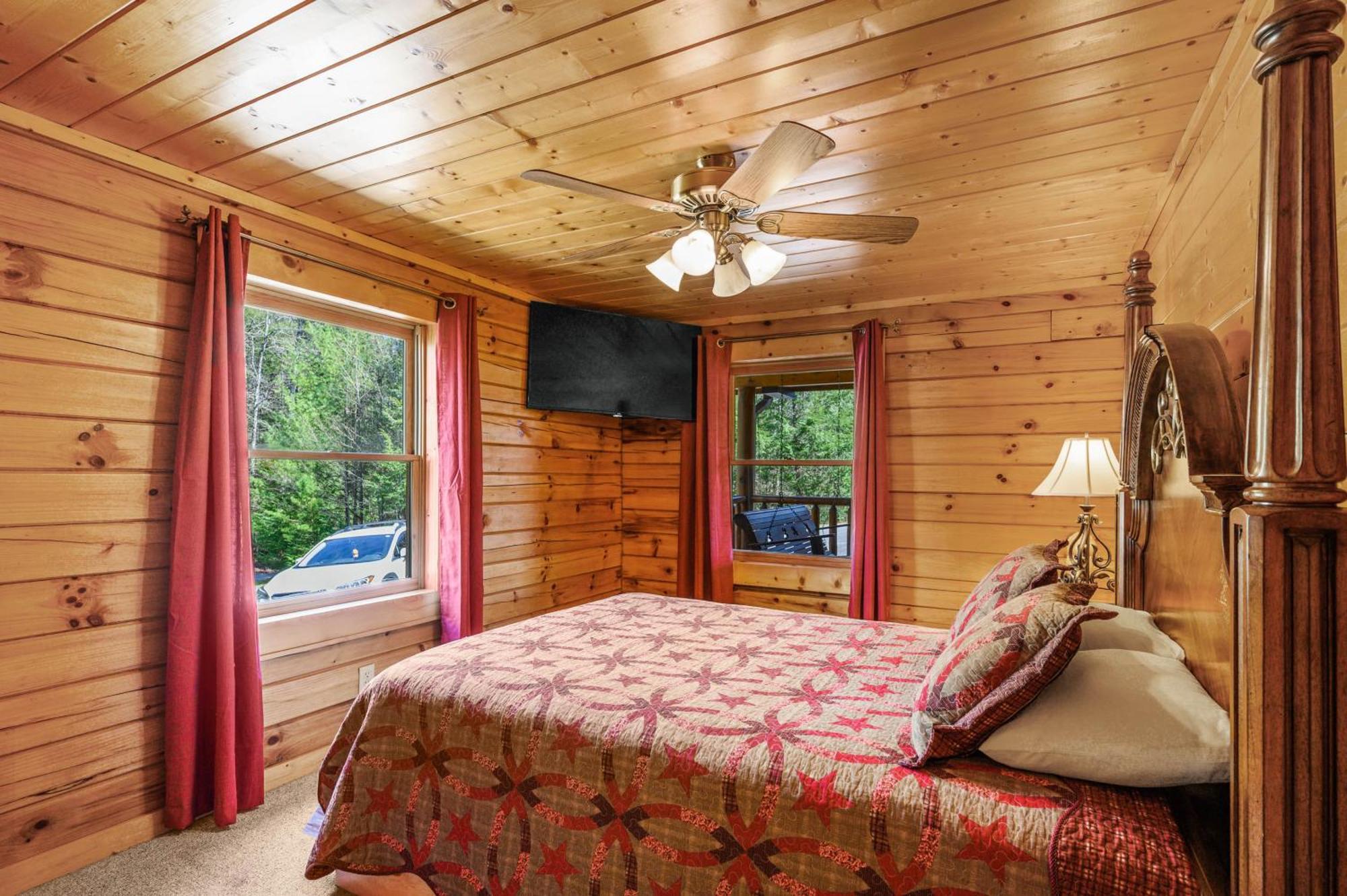 Valley Dream:3 Bdrm 3bath, Specials, Free Tickets, One Level