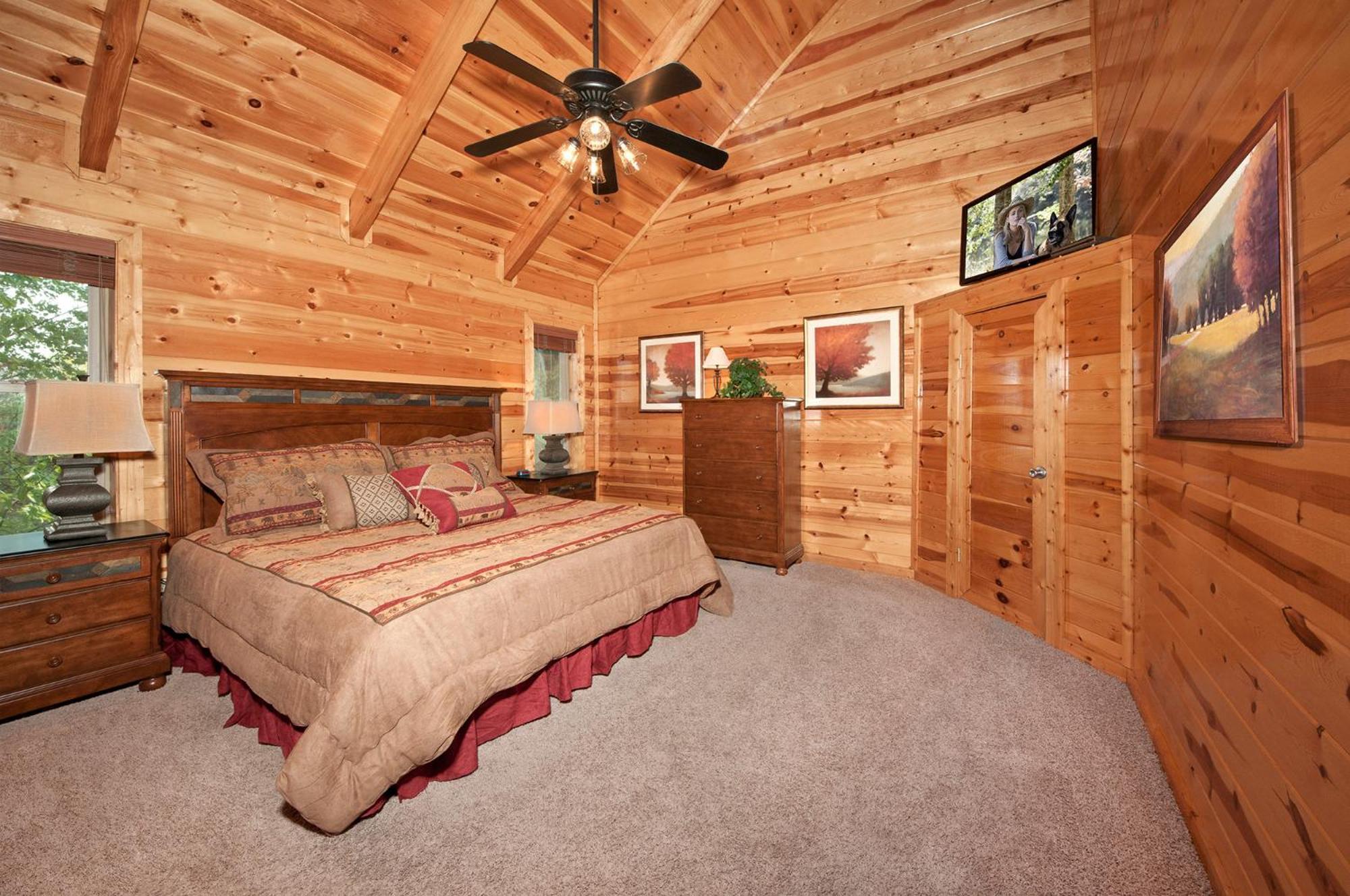 Magical Moose, 7bdrm 7bath, Specials, Free Tickets, Elevator, Hot Tub Villa Pigeon Forge