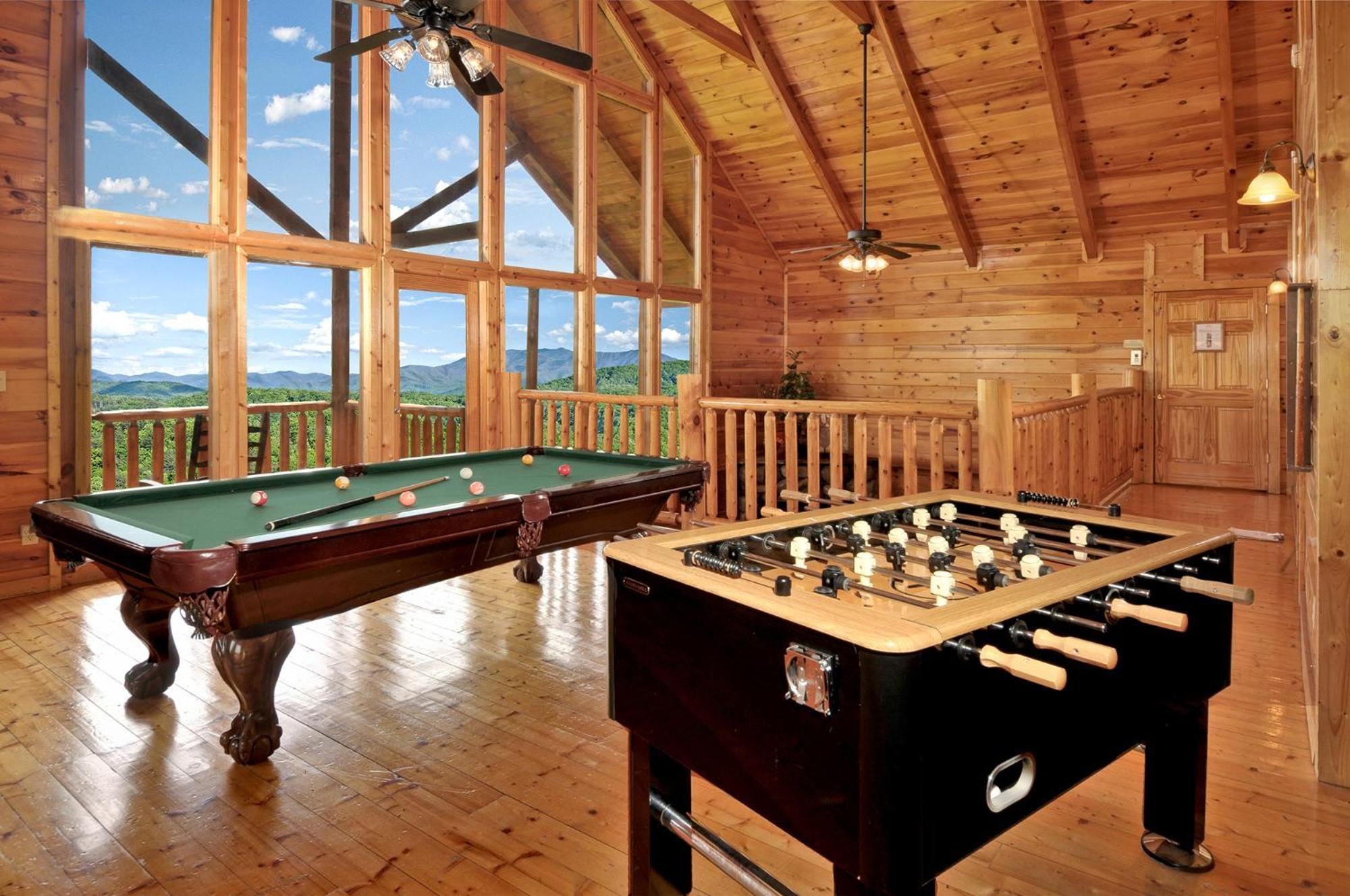 Villa Magical Moose, 7bdrm 7bath, Specials, Free Tickets, Elevator, Hot Tub Pigeon Forge
