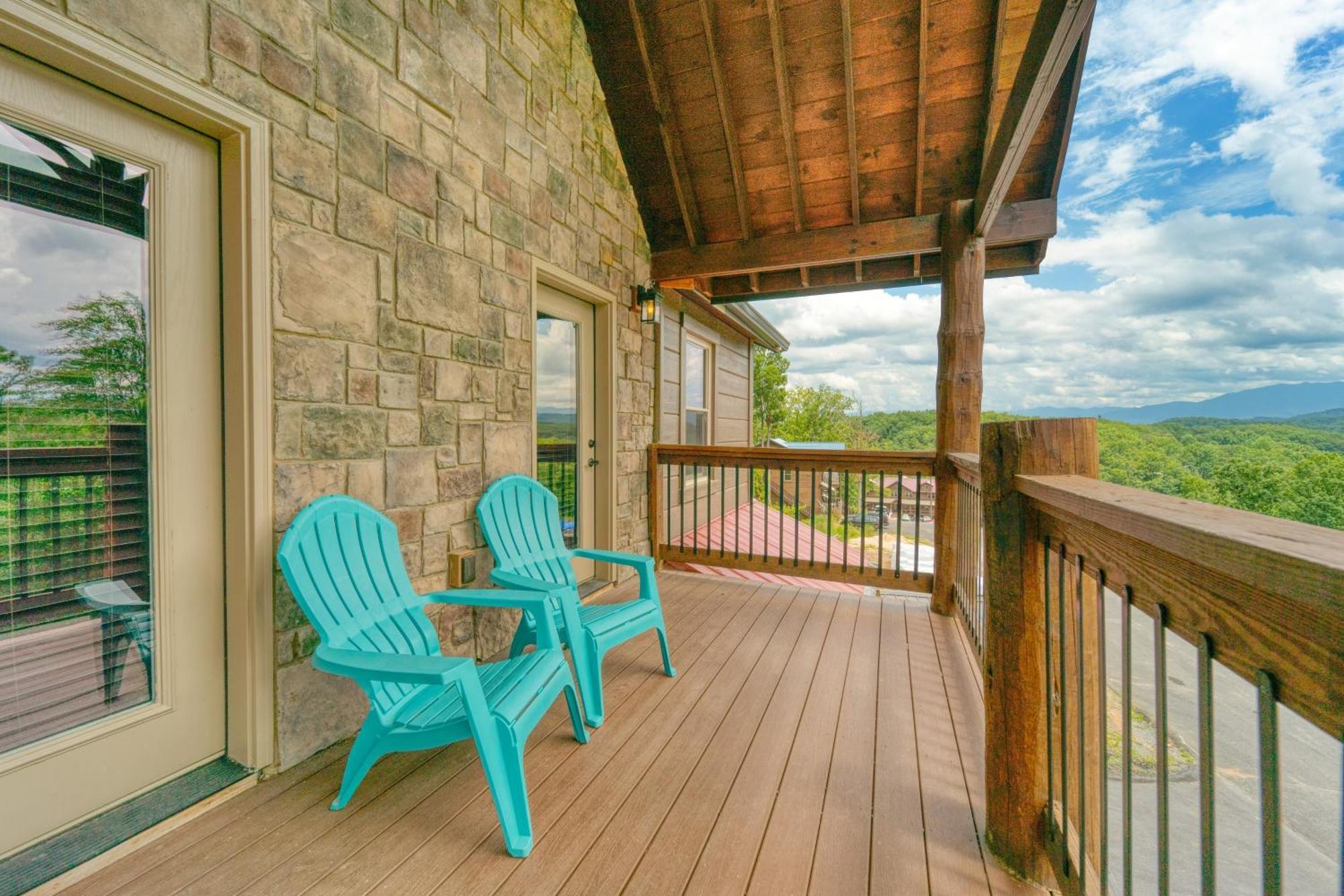 Holiday home Wanderer By Avantstay Sleeps 26 A Custom Smokies
