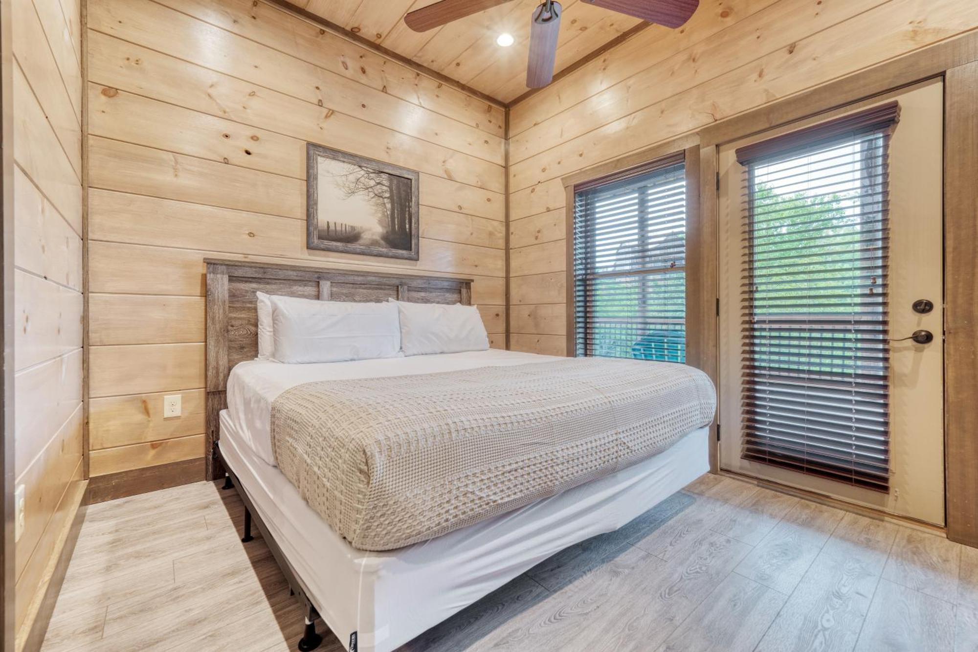 Wanderer By Avantstay Sleeps 26 A Custom Smokies Pigeon Forge