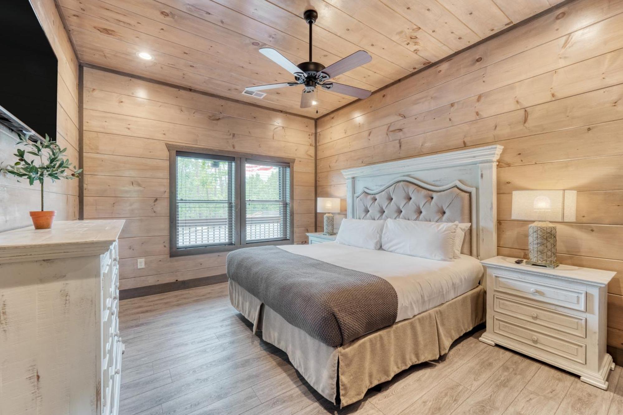 Wanderer By Avantstay Sleeps 26 A Custom Smokies *
