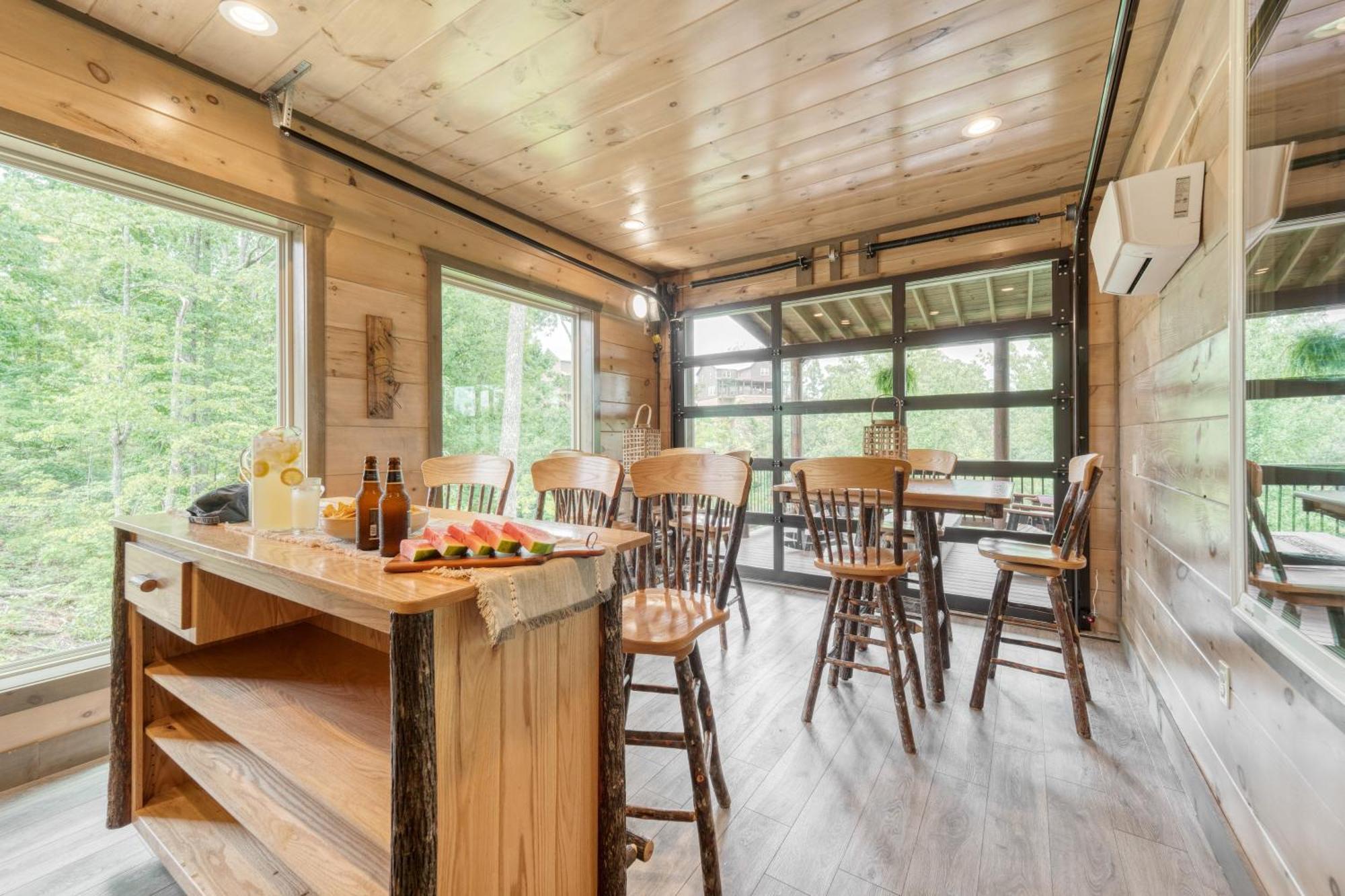 Wanderer By Avantstay Sleeps 26 A Custom Smokies Holiday home
