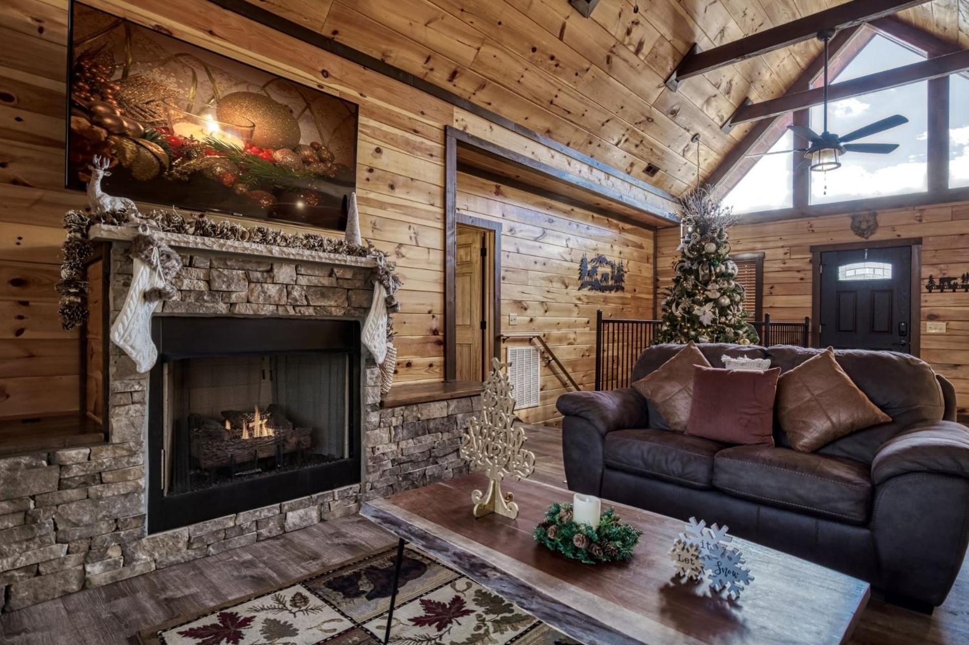 Holiday home Ern823 - Eagle Falls - Great Location With Private Heated Indoor Pool! Close To Town! *