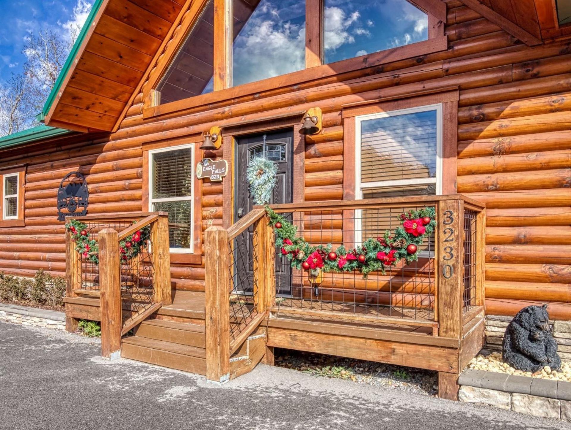 Ern823 - Eagle Falls - Great Location With Private Heated Indoor Pool! Close To Town! Holiday home