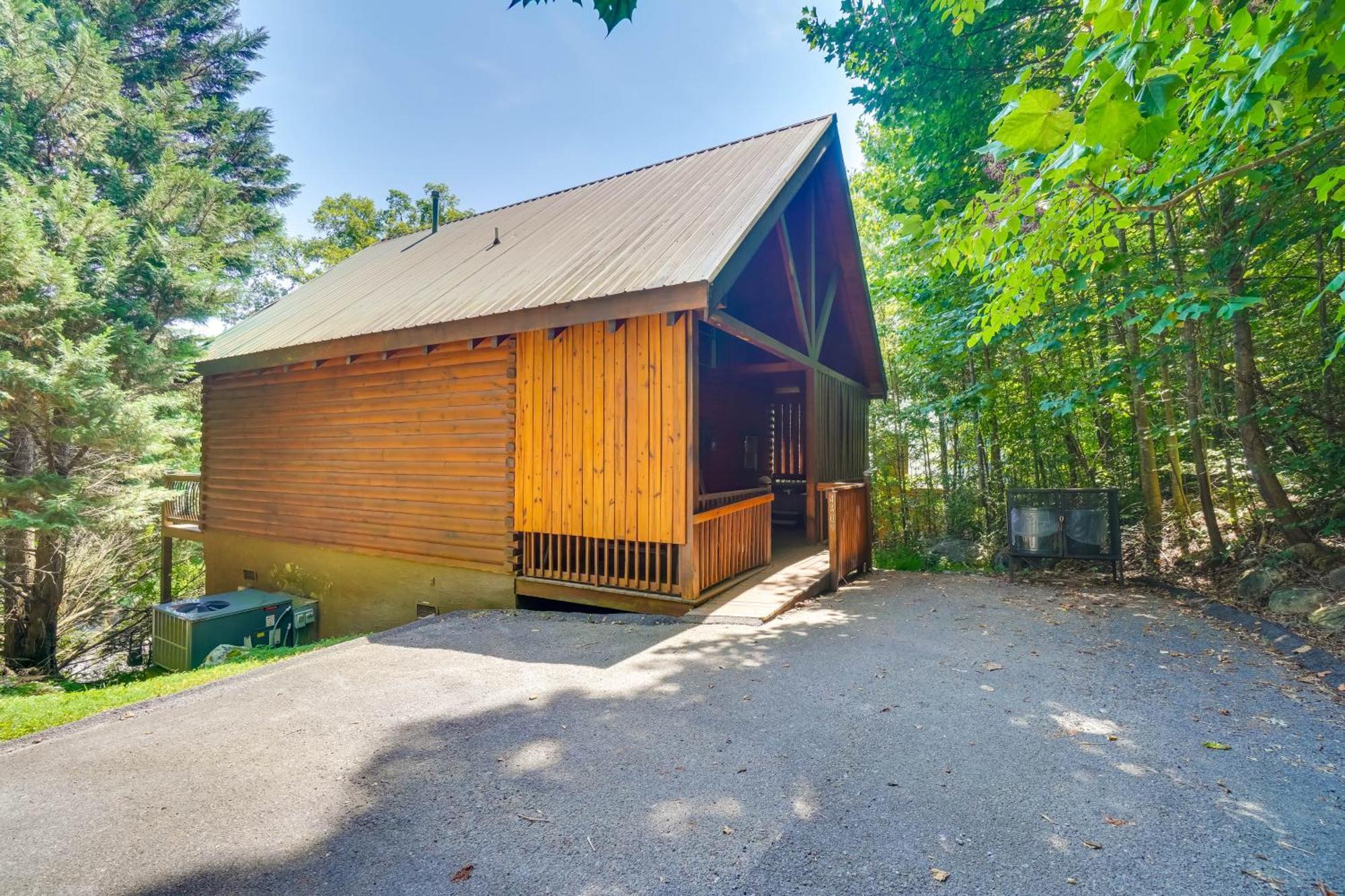 Cabin With Hot Tub 5 Mi To Dollywood *