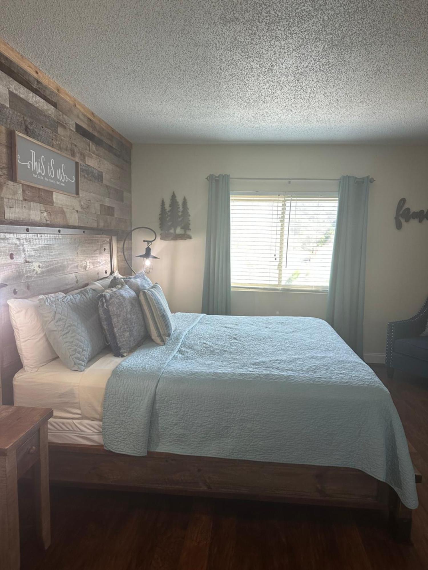 River Place #206 2bd Holiday home
