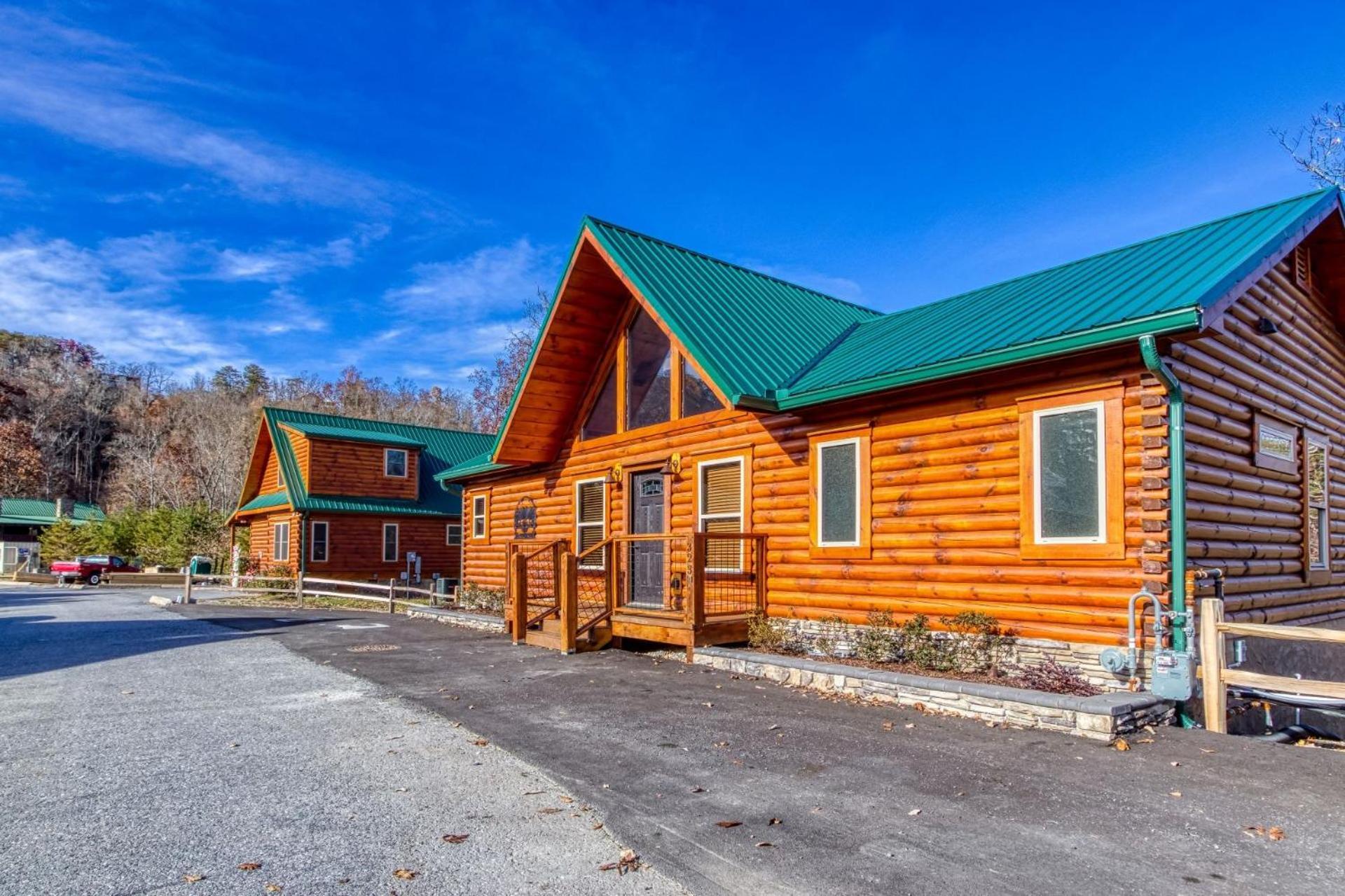 Ern823 - Eagle Falls - Great Location With Private Heated Indoor Pool! Close To Town! Holiday home Pigeon Forge