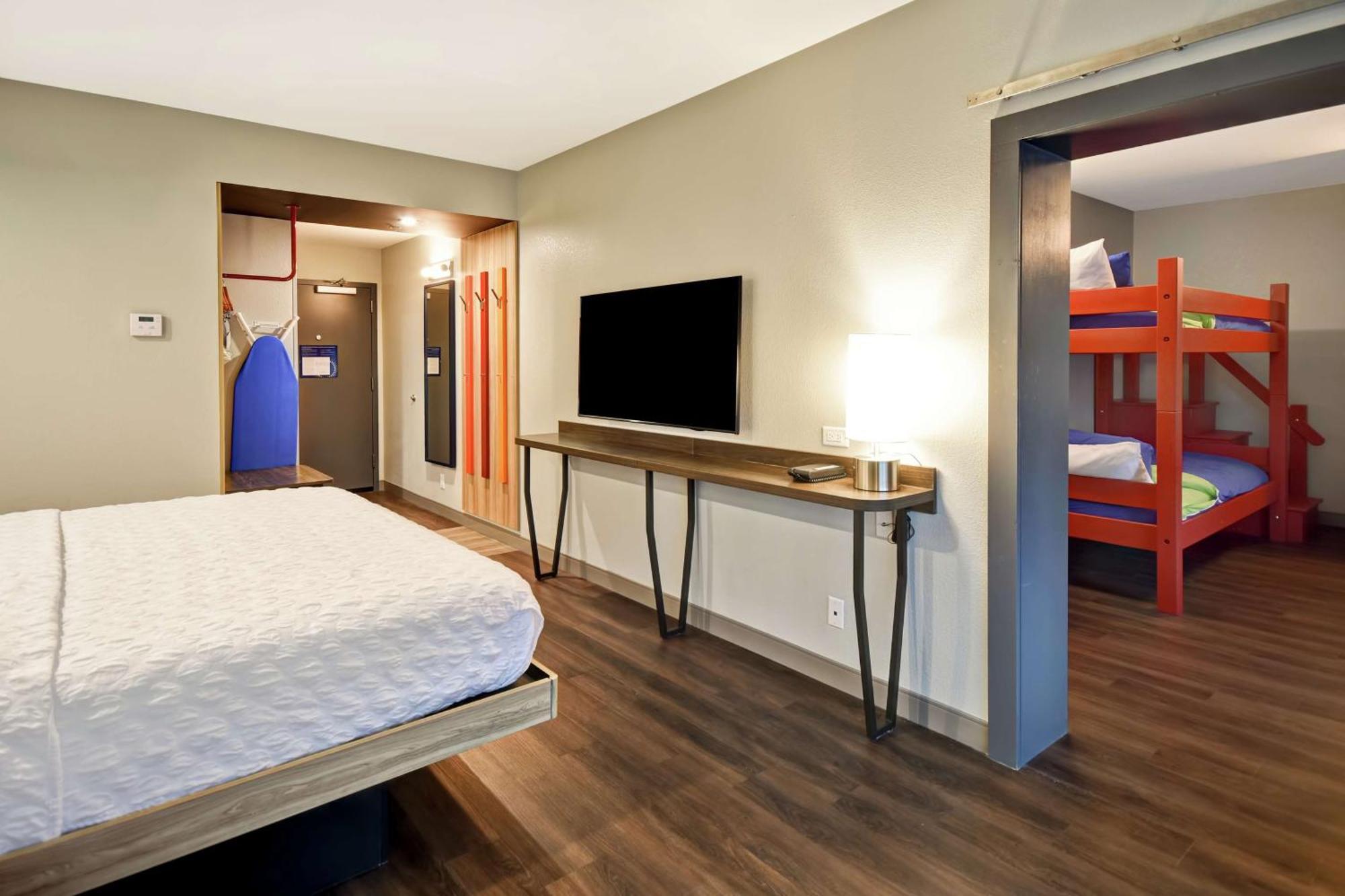 Tru By Hilton Hotel 3*