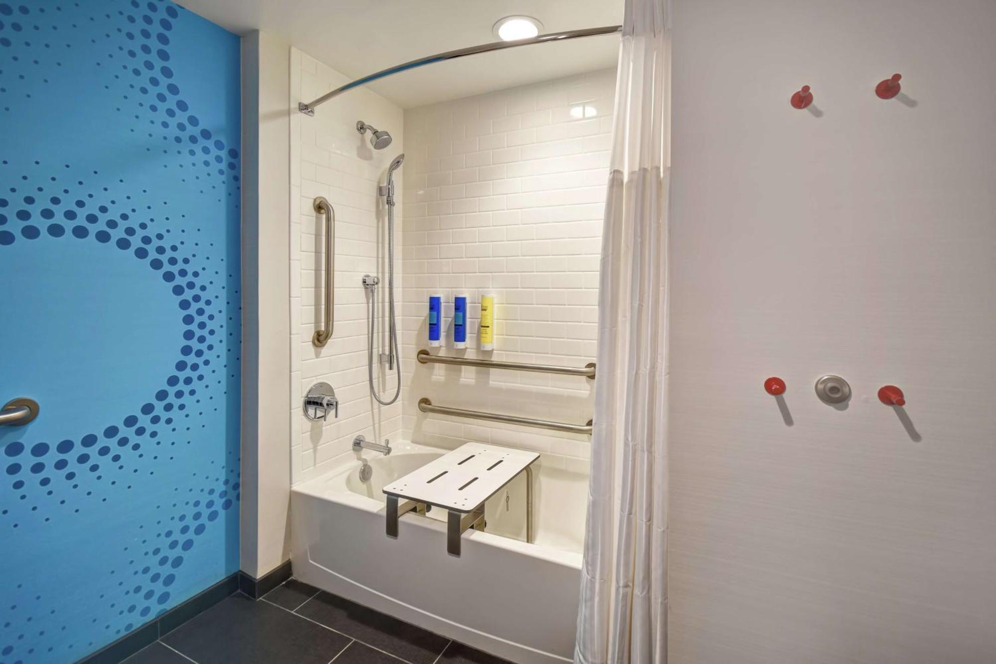 Tru By Hilton 3*
