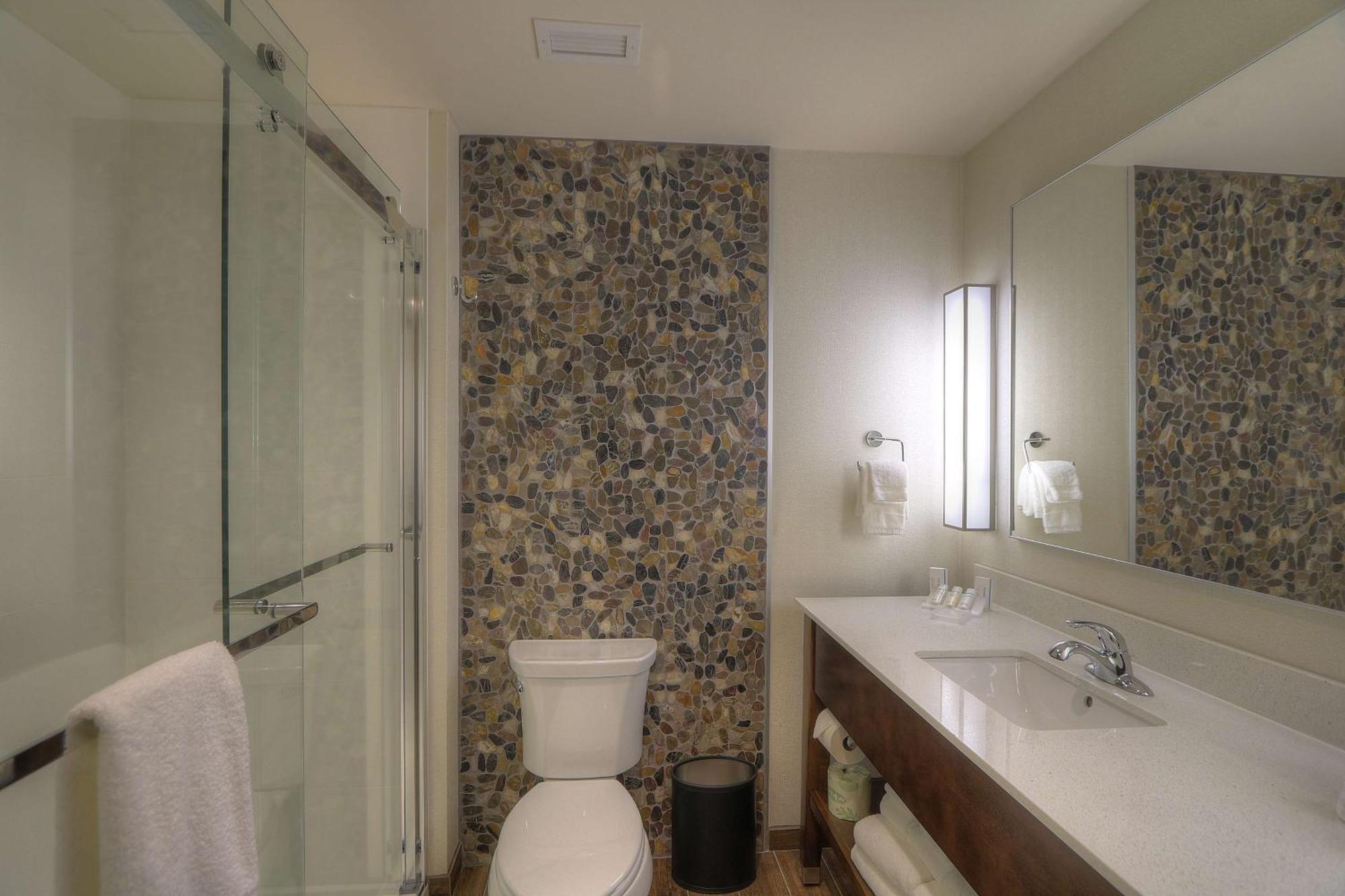Hilton Garden Hotel 3*