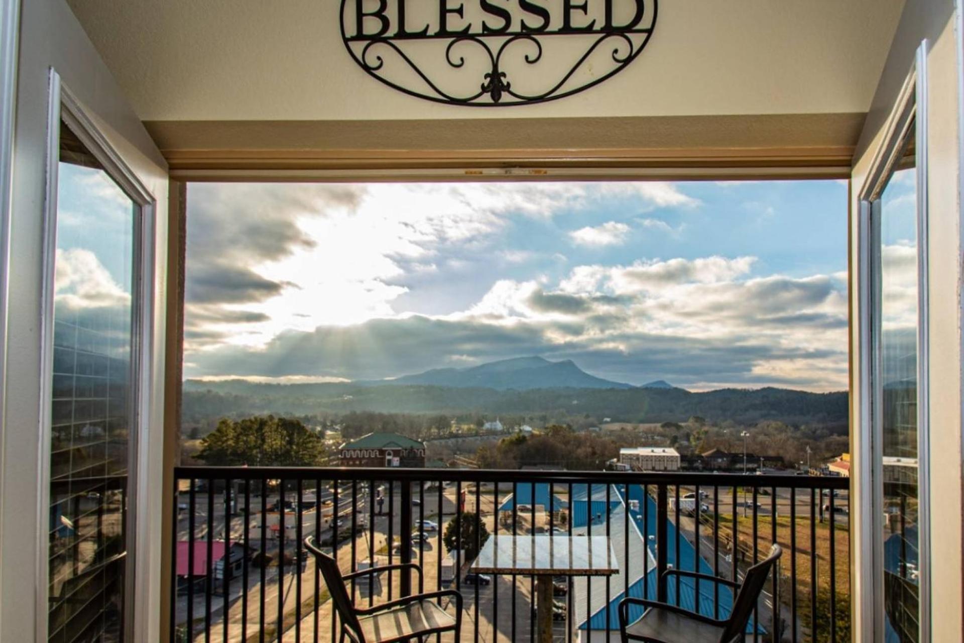 Simply Blessed Mountain View 1605 Pigeon Forge