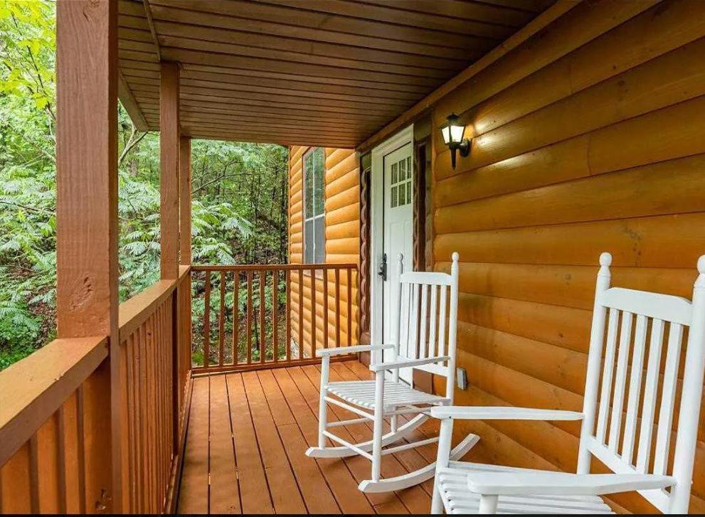 Holiday home Enchanted Memories, Hot Tub, 1089 Of Free Attraction Tickets For Each Paid Day, Dollywood And