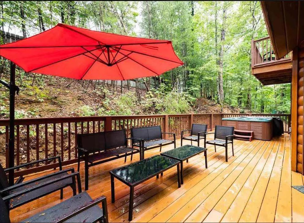 Enchanted Memories, Hot Tub, 1089 Of Free Attraction Tickets For Each Paid Day, Dollywood And Holiday home