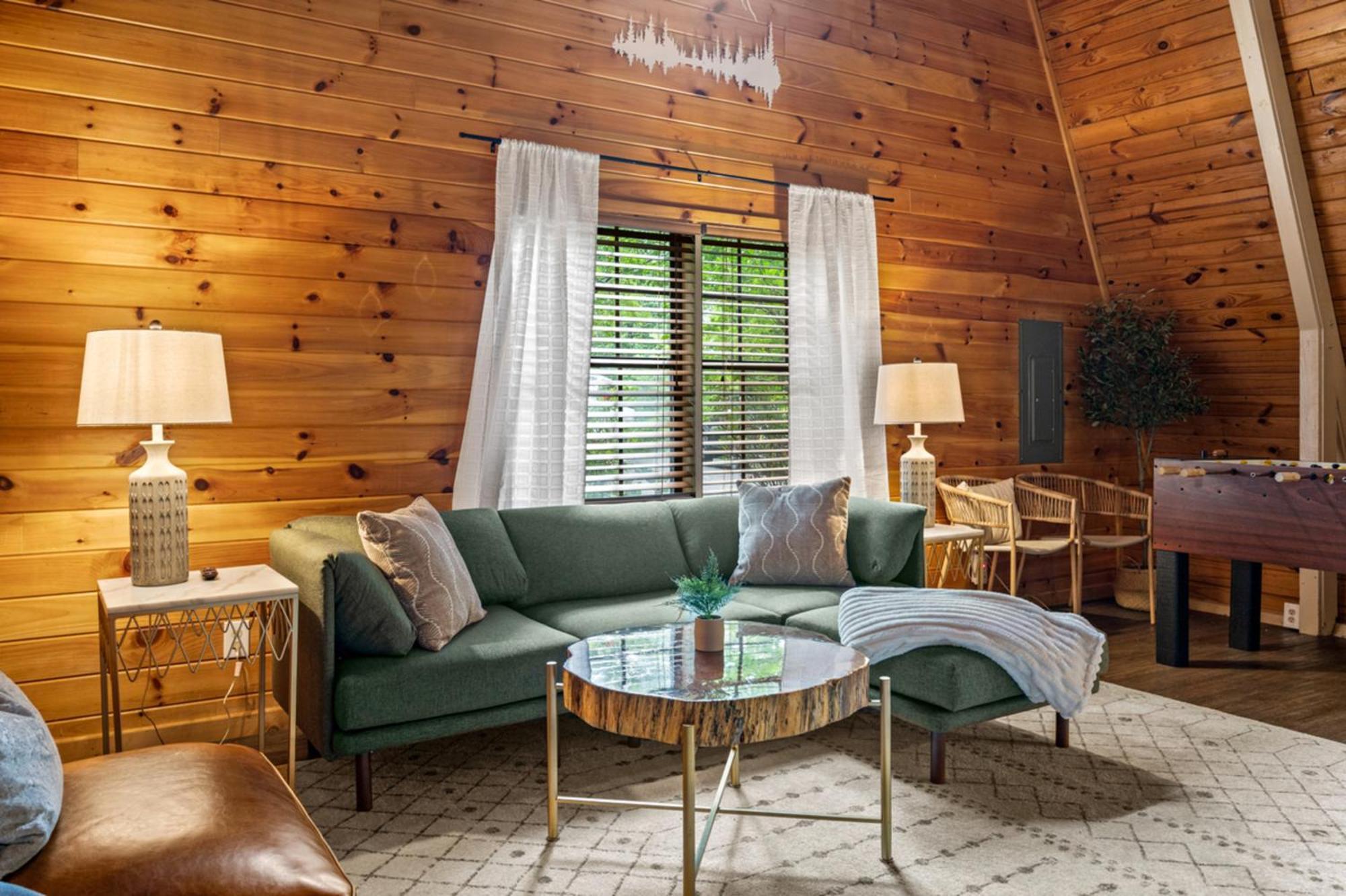 Sugar Bear With Hot Tub And Fire Pit Holiday home *