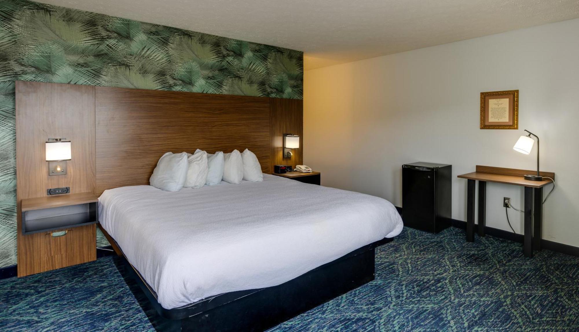 Park Grove 3*