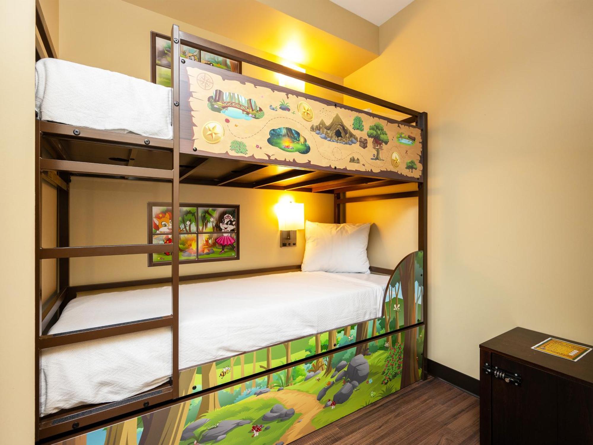 Country Cascades Waterpark Hotel 3*