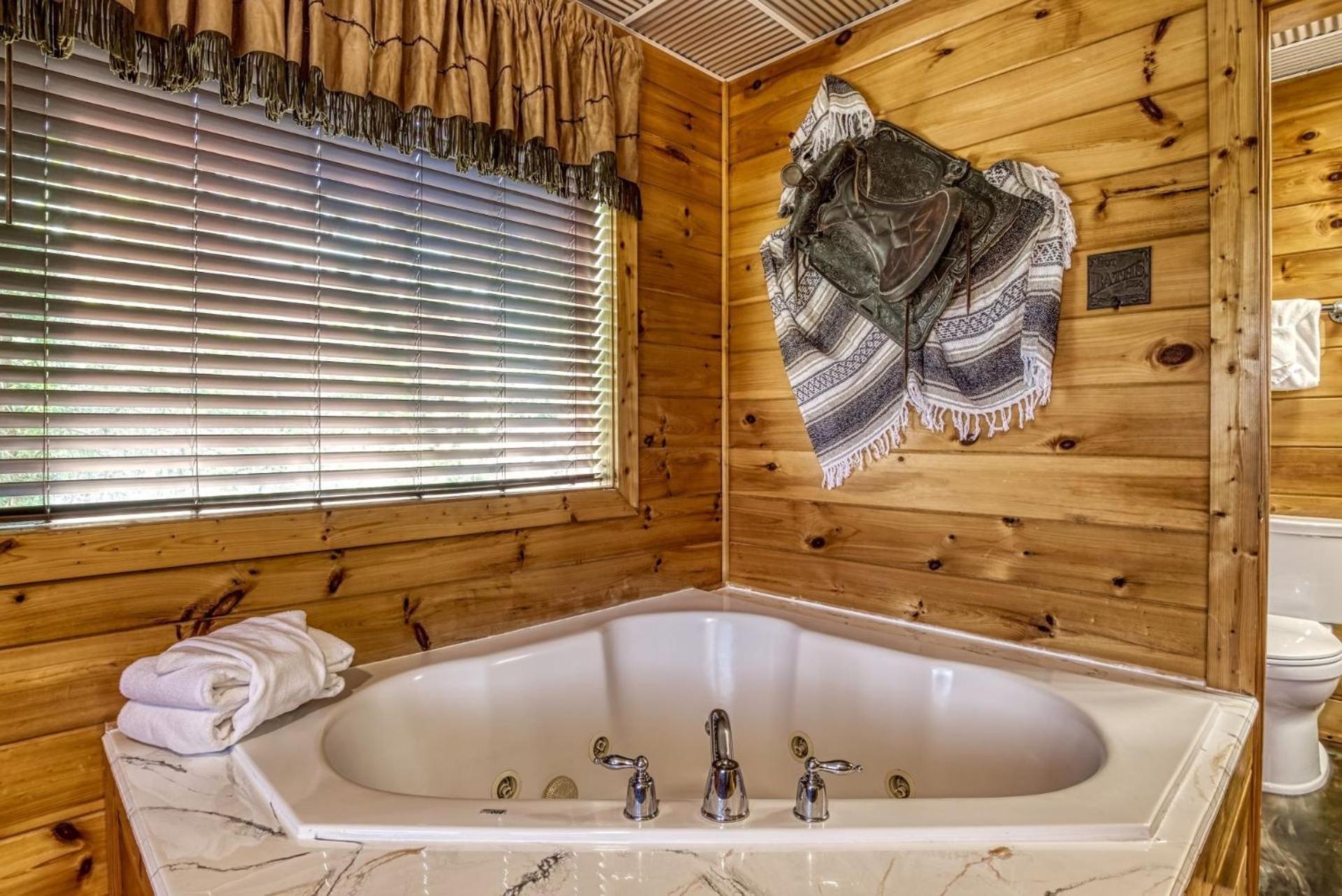 Holiday home Ern857 - A Dream True - Great Location! Close To The Action! *