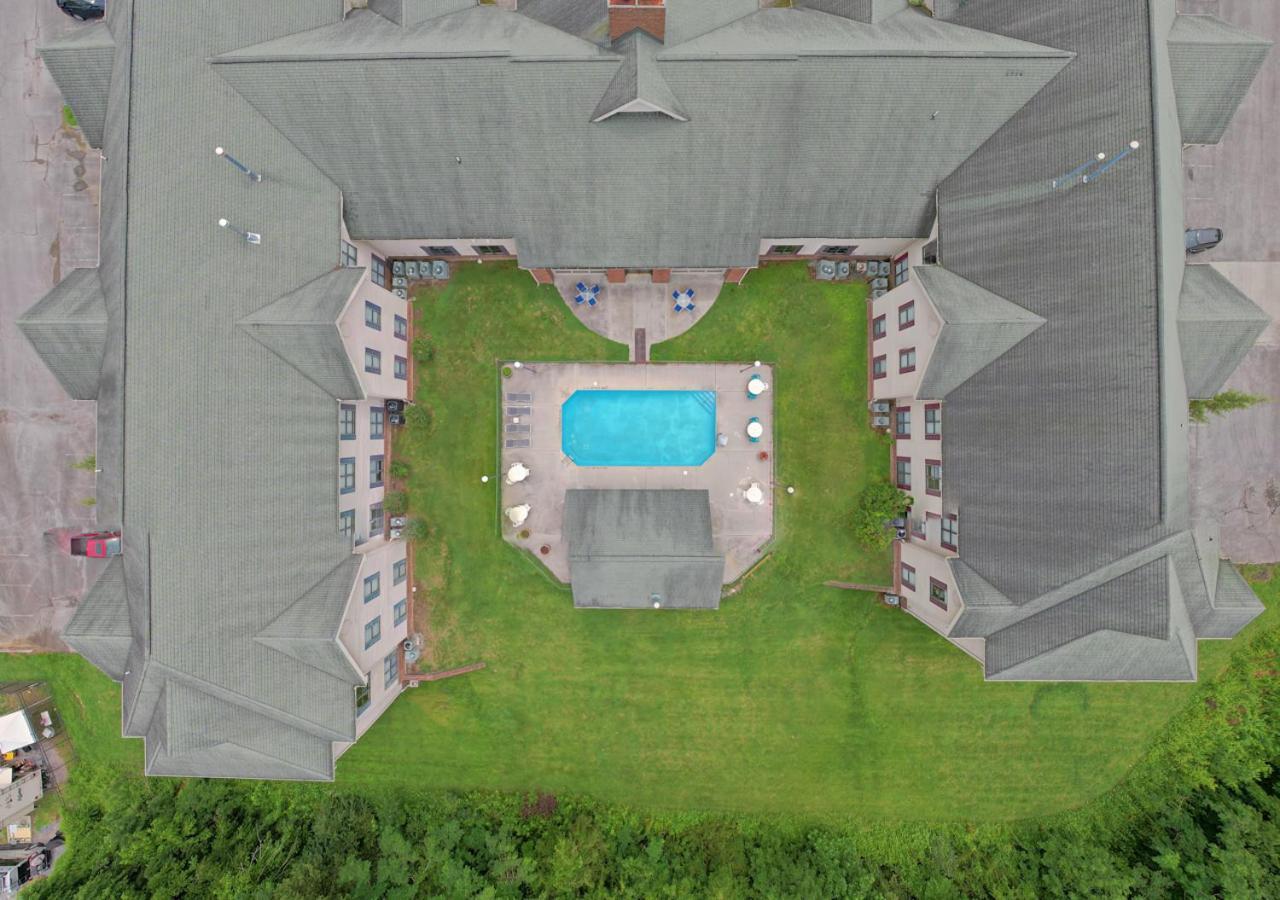 Season Hotel Pigeon Forge