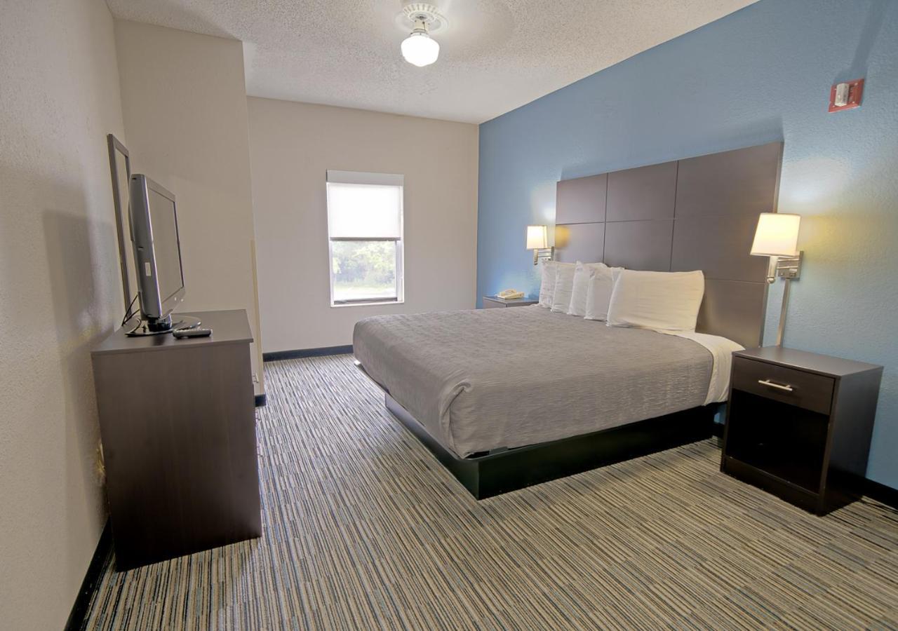 Season Hotel