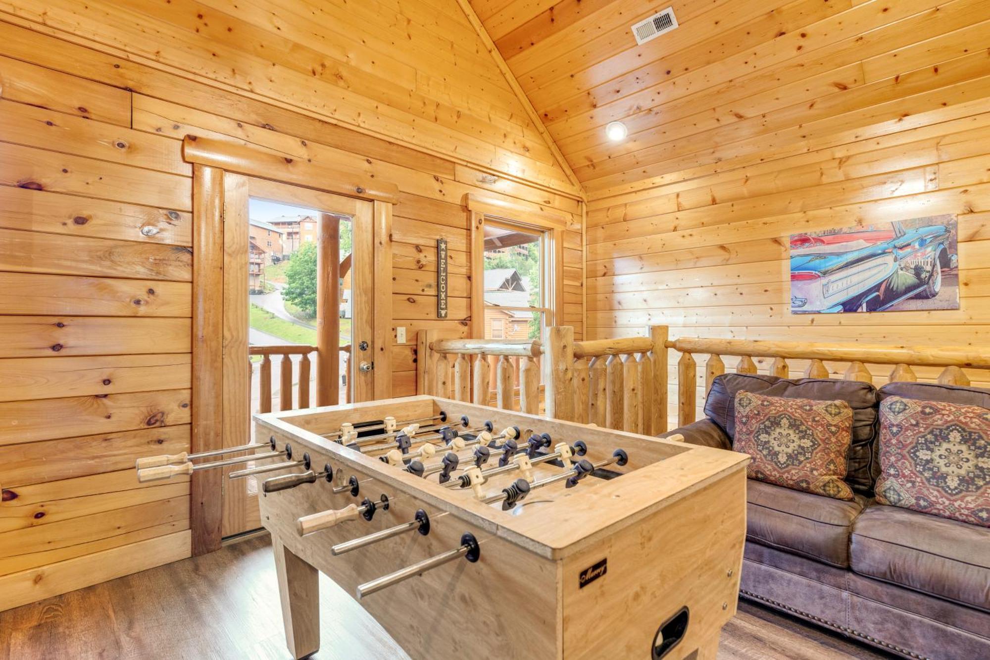 Valhalla Manor Pigeon Forge