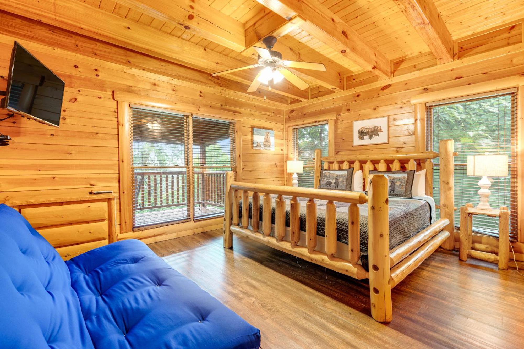 Valhalla Manor Pigeon Forge