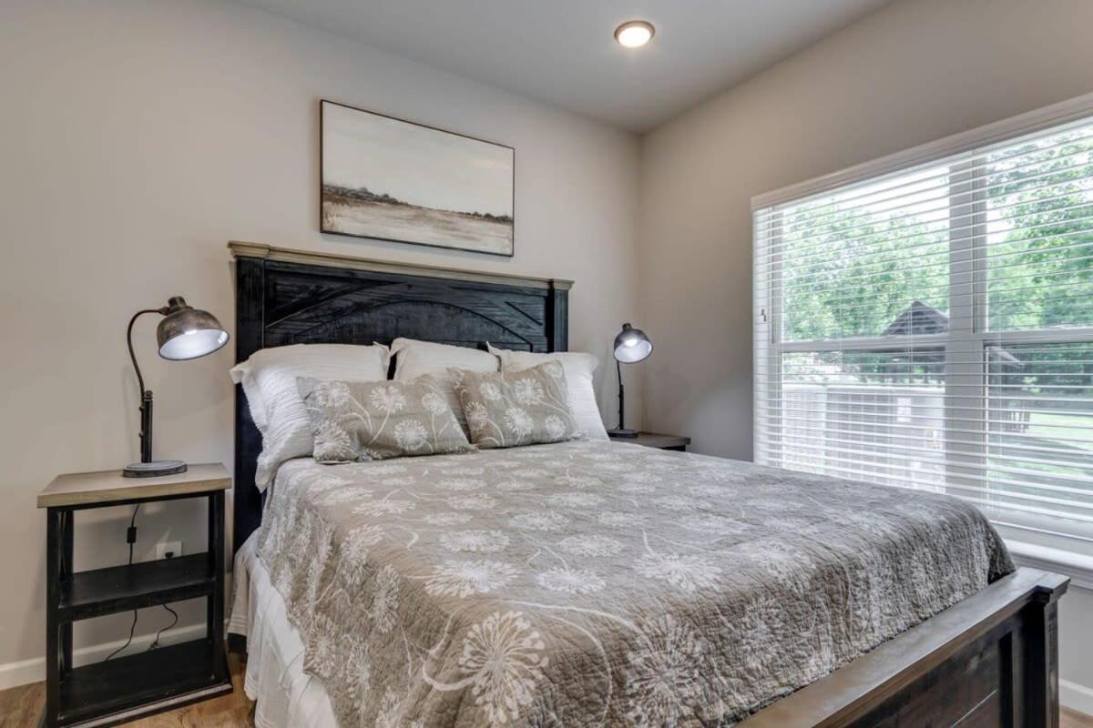 New 3 Bedroom Apt Ada Compliant Sleeps 8 * Pigeon Forge