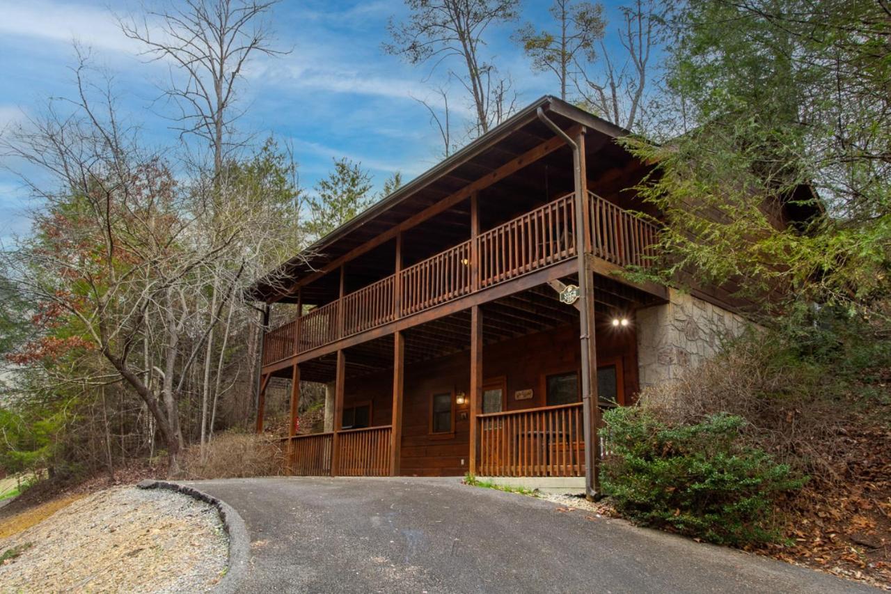 5 Mins To Strip W/ Hot Tub+grill+more Pigeon Forge