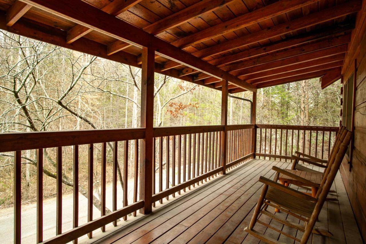 Holiday home 5 Mins To Strip W/ Hot Tub+grill+more