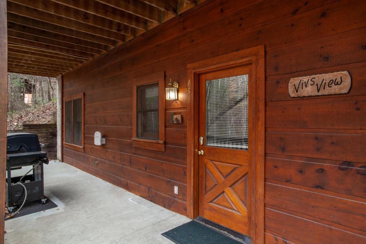 5 Mins To Strip W/ Hot Tub+grill+more Holiday home