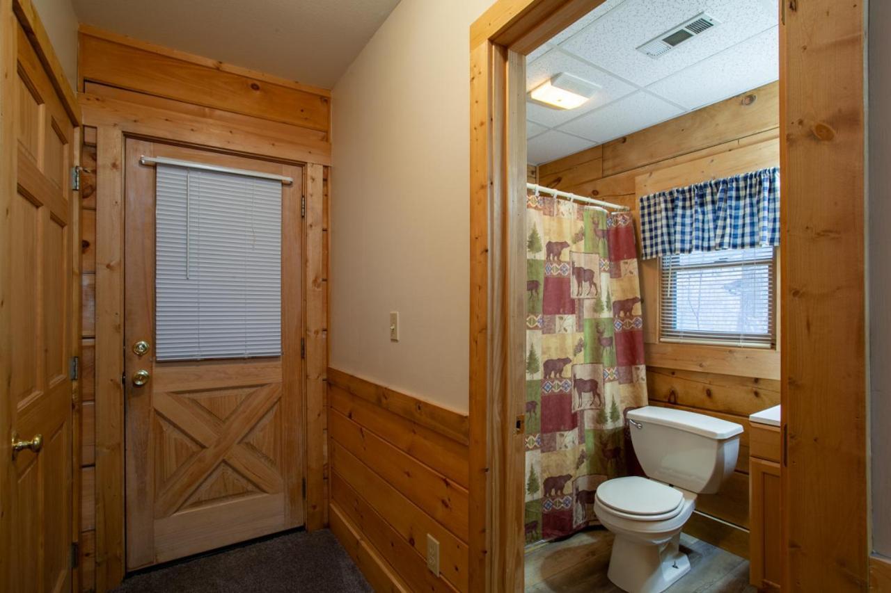 Holiday home 5 Mins To Strip W/ Hot Tub+grill+more Pigeon Forge