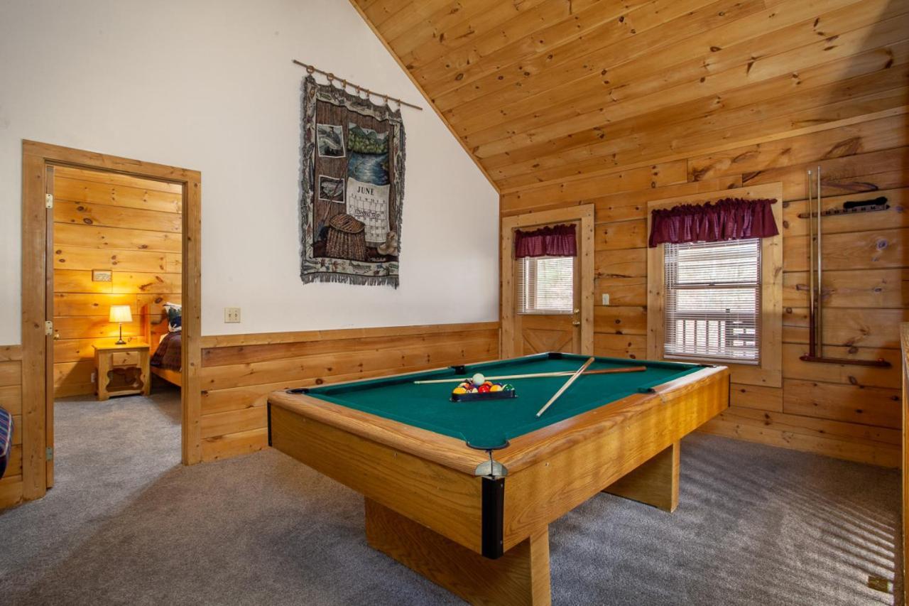 Holiday home 5 Mins To Strip W/ Hot Tub+grill+more