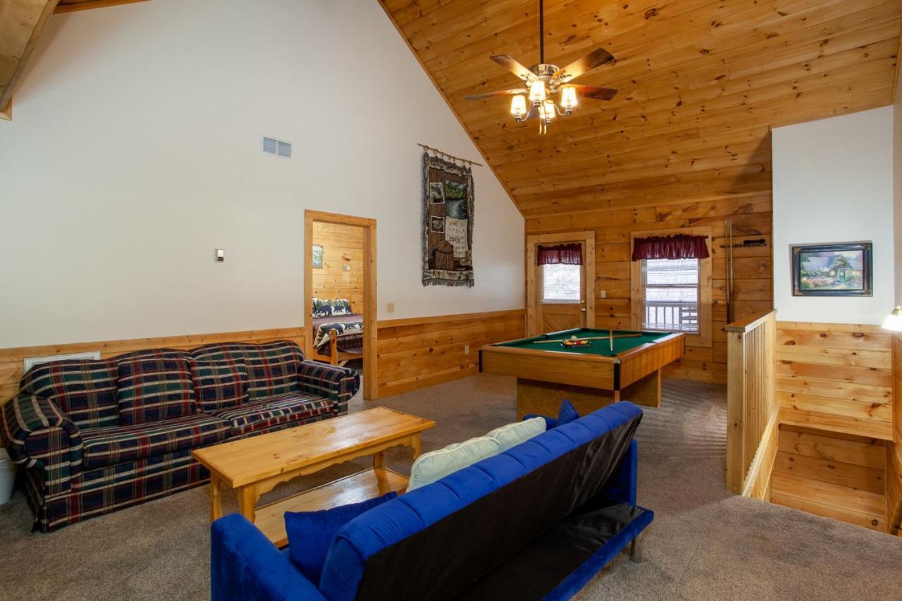 5 Mins To Strip W/ Hot Tub+grill+more Pigeon Forge
