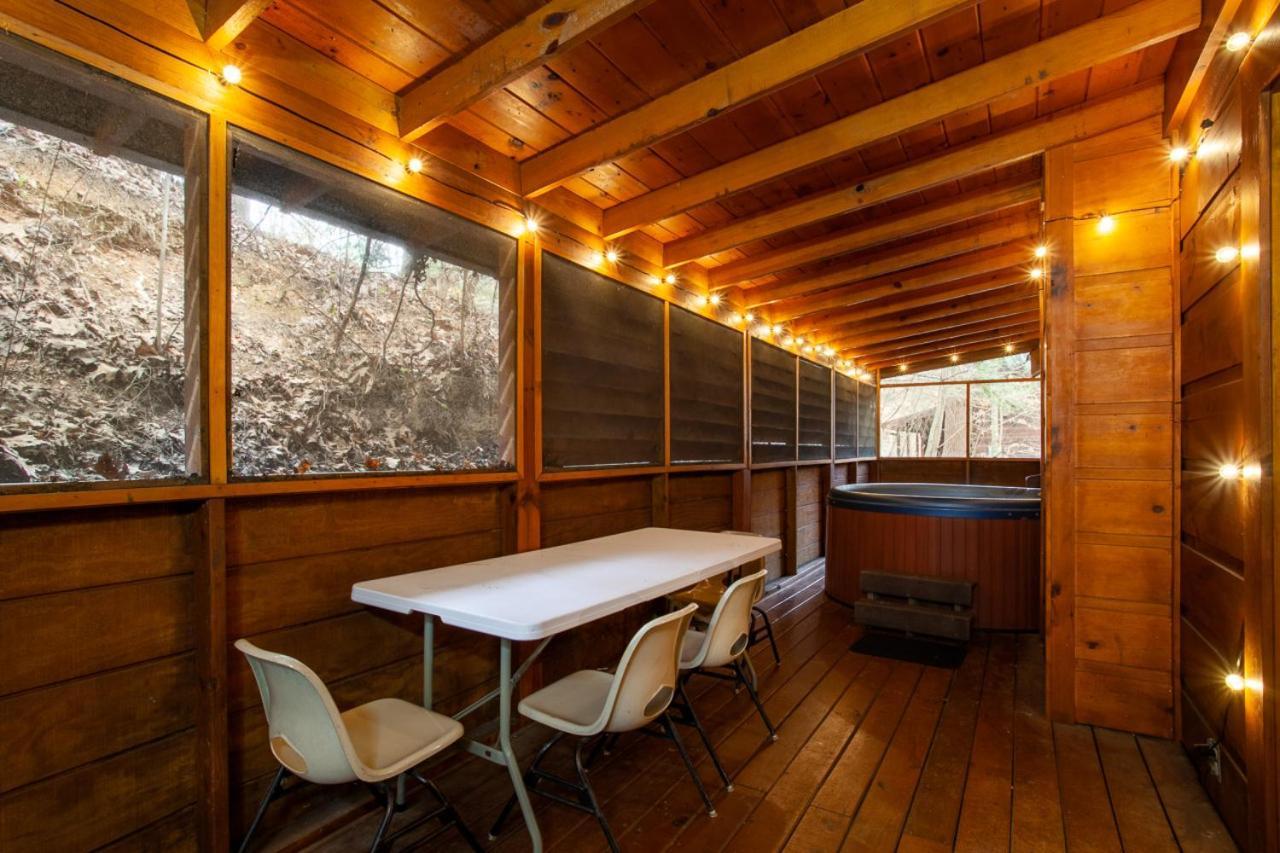 5 Mins To Strip W/ Hot Tub+grill+more Pigeon Forge