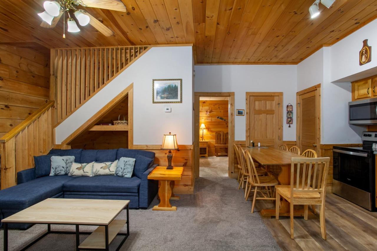 5 Mins To Strip W/ Hot Tub+grill+more Holiday home *