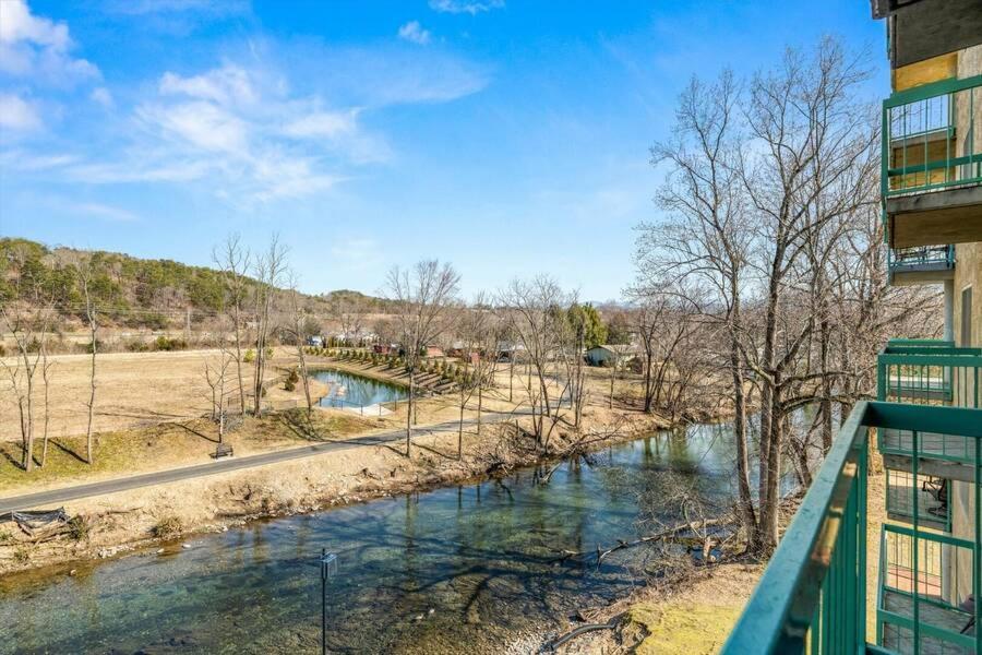 River Place #407 2bd