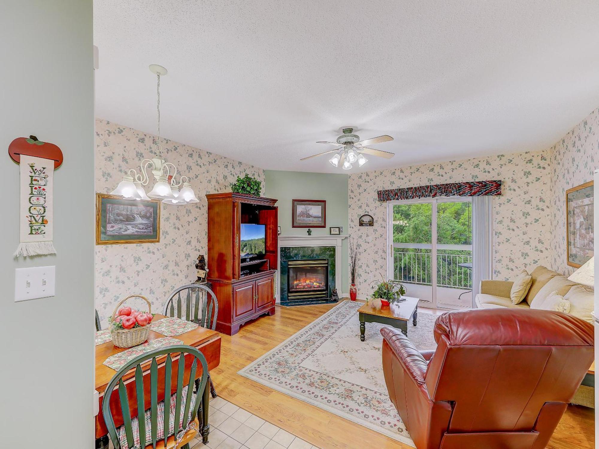 Cozy Corner Whispering Pines 421 *