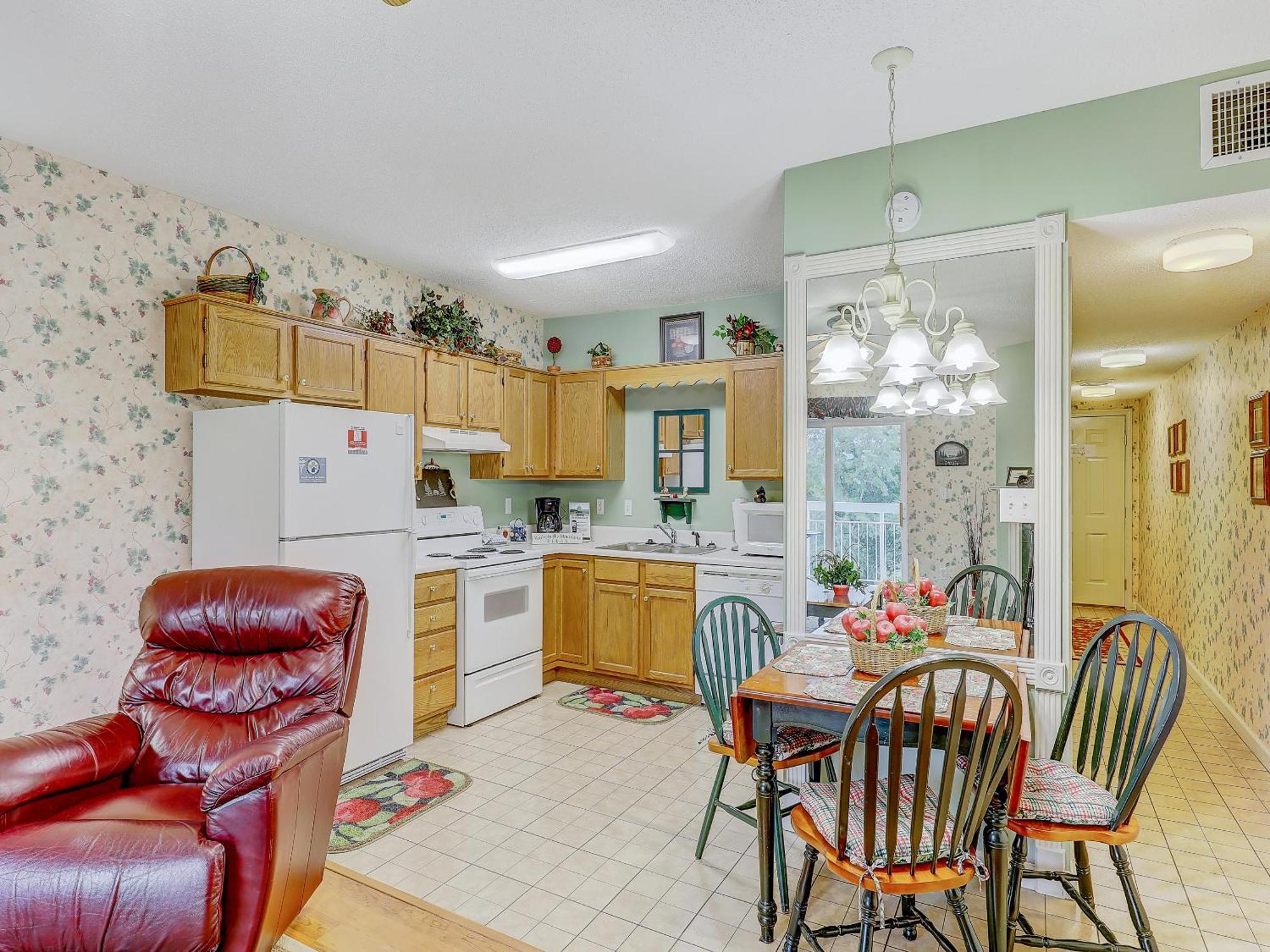 Cozy Corner Whispering Pines 421 Apartment