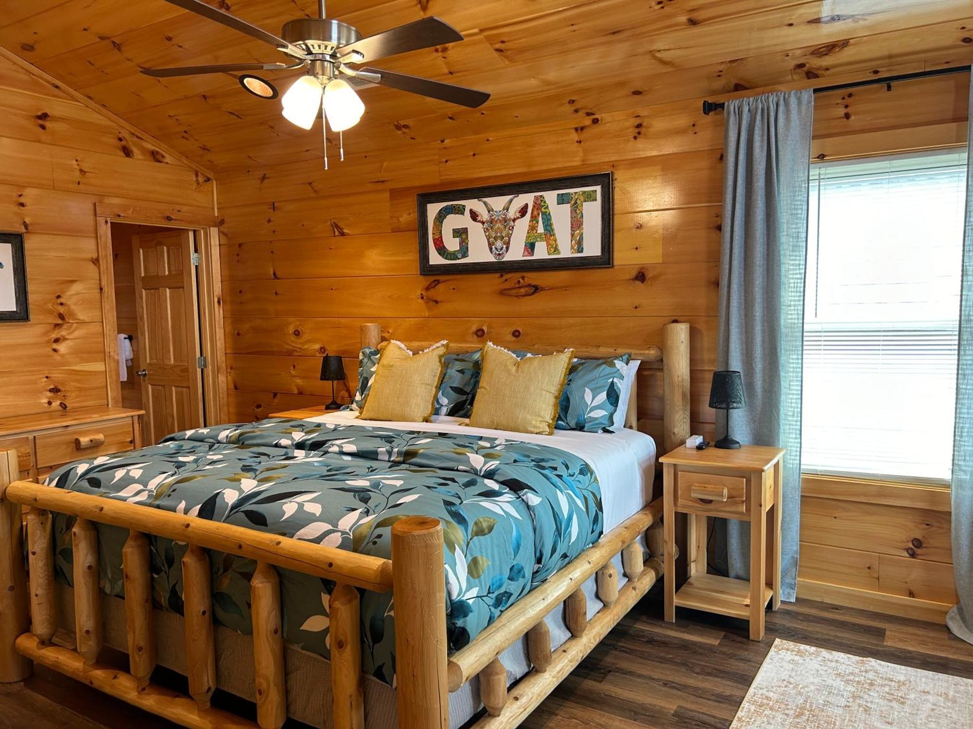 Prime Location & Loaded For Family Fun Holiday home *